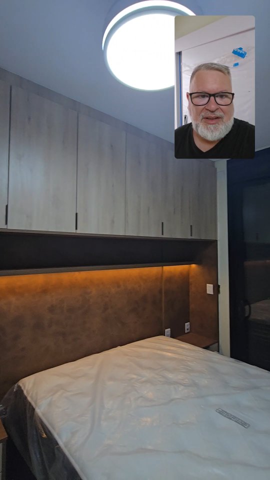 Detalhes que fazem a diferença! ✨
Neste dormitório, cada centímetro foi pensado para oferecer funcionalidade e sofisticação:
✔️ Espaço interno otimizado para máxima organização
✔️ Acabamentos de alta qualidade que elevam o visual e a durabilidade
✔️ Iluminação e tomadas embutidas para mais praticidade e modernidade
✔️ Design personalizado para um ambiente exclusivo e aconchegante
Qual detalhe te chamou mais atenção?
Conta pra gente! 👇🏼
.
.
.
.
.
.
#marcenaria #dormitório #closet