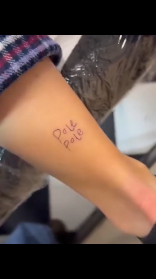 Treated myself to a wee tattoo as an ode to my trip to Kenya 🇰🇪
Pole pole: slowly; in an unhurried way.
A good running reminder and a good life motto ✌🏼
Thank you @mhairitattoos at @snakeandcranetattoo
and @chebiitaylorlinda for your handwriting ✏️
Sorry mum x
#runproudcoaching #rpc #runningcoach