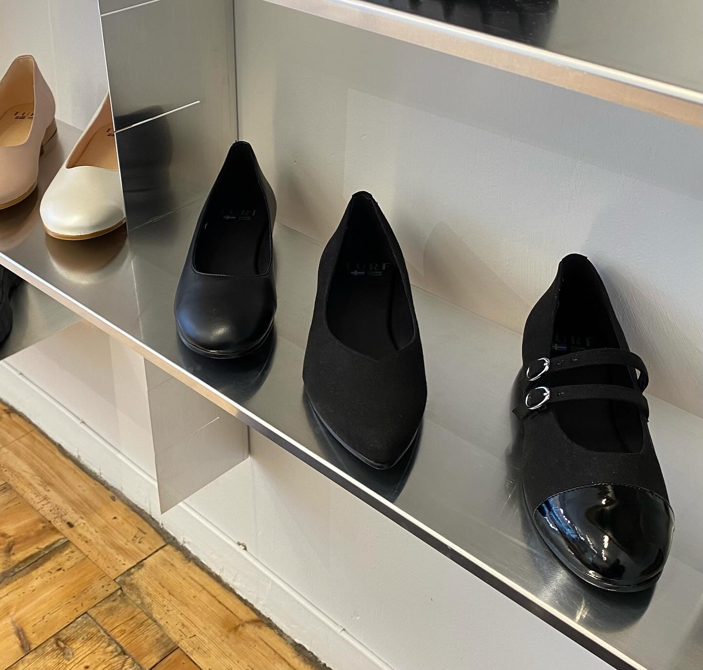 Find our shoes in Stockholm @greenlacesshoes and in NYC @mooshoes_nyc ๐