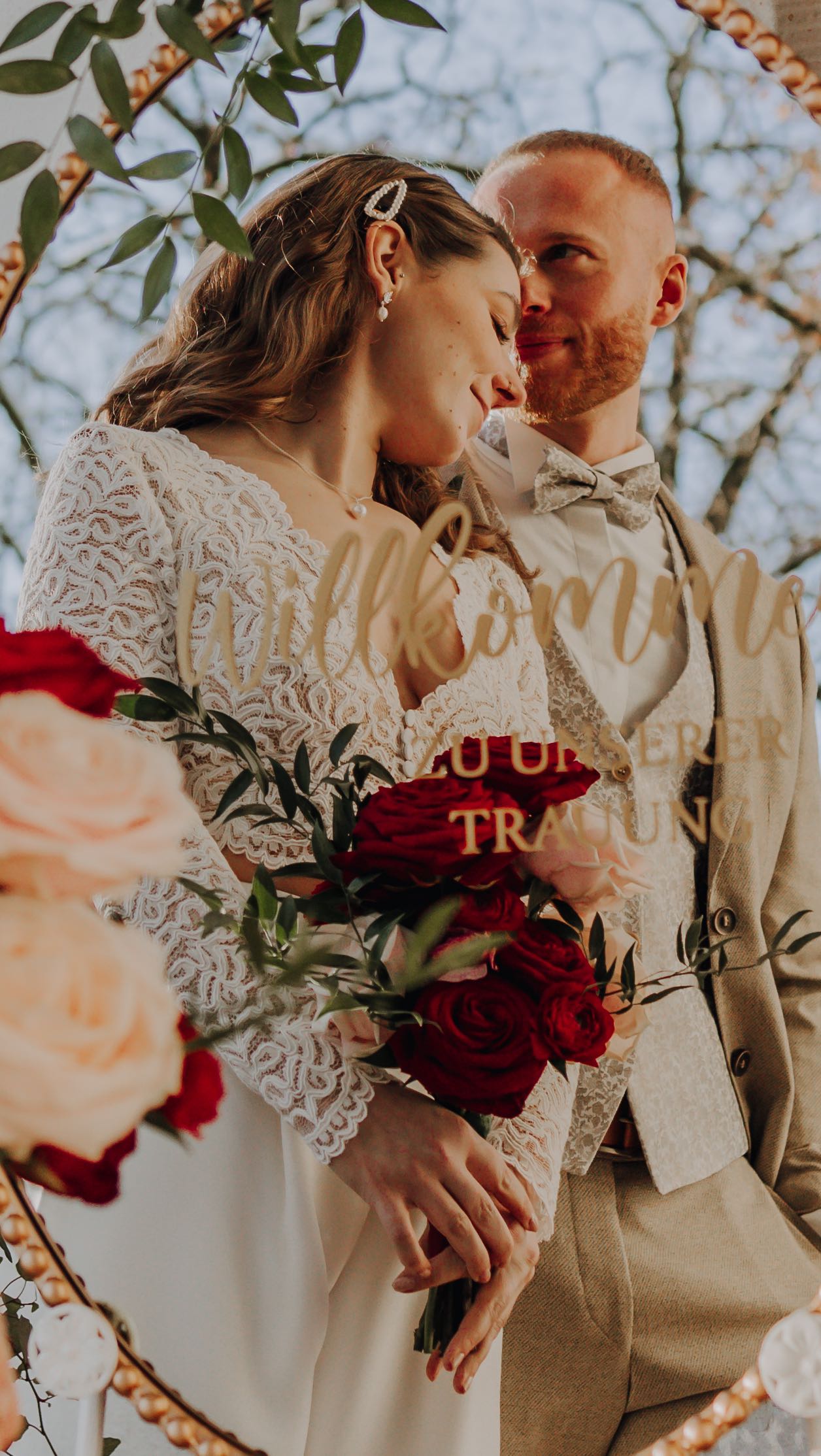 Wir bekommen absolute Bridgerton-Vibes bei diesen Bildern 🤍✨ Fühlt ihr das auch?
Danke an das liebe Team, mit denen wir dieses wunderschöne Shooting für das @schlossalverdissen umsetzen konnten! 🫶🏼
@kyvesmoments
@meindekotraum
@freierednerinsarah
@leinebraut_hannover
@kramer_hannover