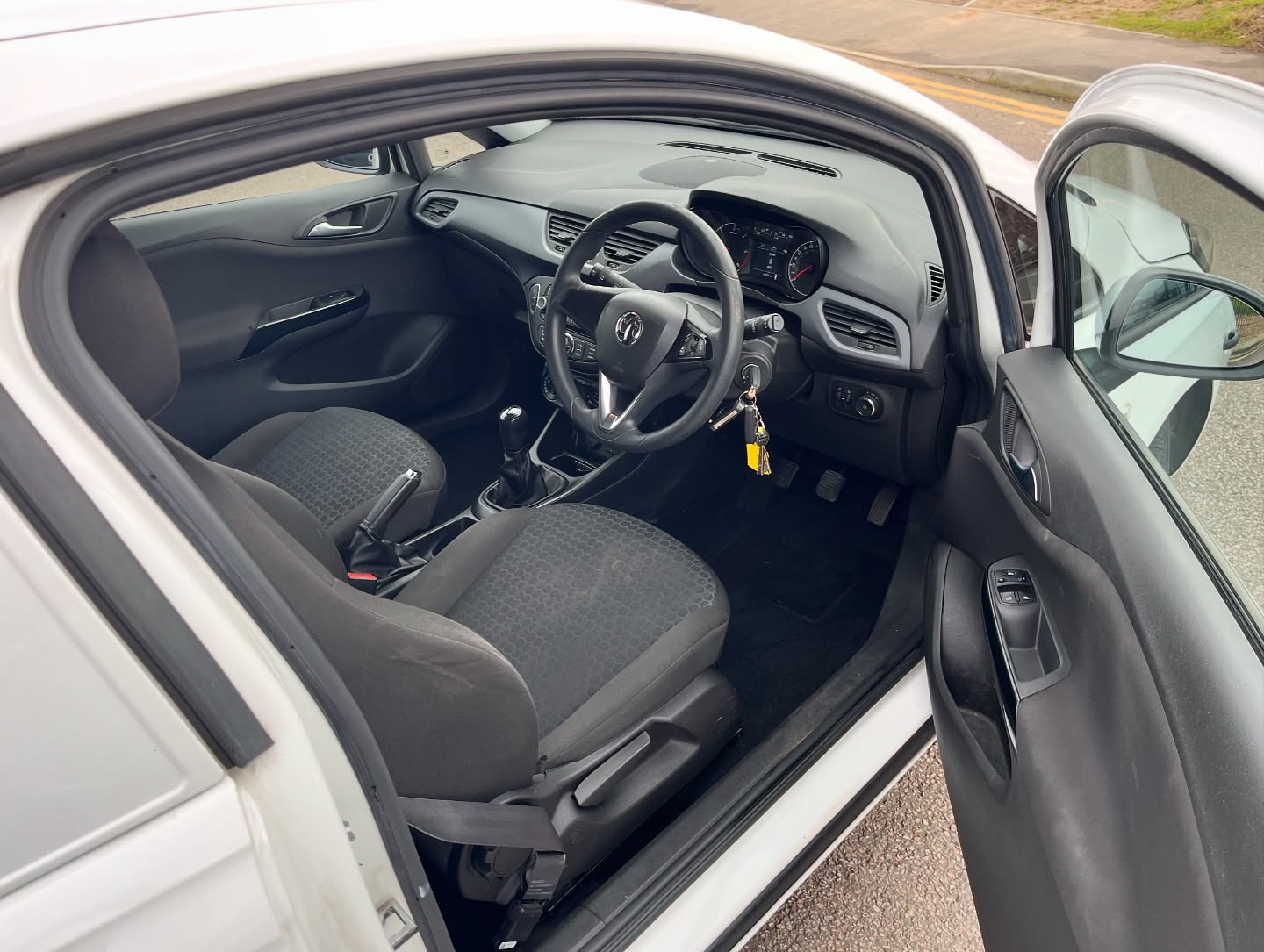 💥 SOLD💥
Vauxhall Corsa 1.3l CDTI 16V 95ps EcoFlex Stop|Start Van
£3,795 + vat
Key Information
⚫️2016 (16 reg)
⚫️74,500 Miles From New
⚫️1 Previous Owner (EX BT Van)
⚫️3x Keys
Specification
✅Eco Mode
✅Lockbox with 3x Keys
✅Additional 12V Socket
All vehicles come with
👌12 months MOT & Service
👌3 months or 3000 mile warranty (whichever comes first)
https://www.haffcommercials.co.uk/copy-of-contact
To apply for finance for this vehicle - please follow the link above, fill in your details and use the stock reference code. STOCK REFERENCE : SN004
Alternatively, please contact the team on 👇
☎️ 01795 508950 📲 07496 419781
📧 info@haffcommercials.co.uk
Or view our other stock
🕸️ https://www.haffcommercials.co.uk
VIEWINGS BY APPOINTMENT ONLY
IFG Hire & Sales Ltd T/A HAFF COMMERCIALS is registered in England and wales, company registration number 14197381. Registered Office Address: Wises Oast, Wises Ln, Sittingbourne, Kent, ME9 8LR. Data Protection Number ZB689143.
IFG Hire & Sales Ltd T/A HAFF COMMERCIALS are a credit broker, not a lender. We are authorised and regulated by the financial conduct authority (FCA), Firm Reference Number 1014140. We work with a number of carefully selected lenders who may be able to offer you finance for you purchase from us, subject to credit approval. Other offers may be available externally but cannot be used in conjunction with our offer. We do not charge you a direct fee for our finance service, instead we are renumerated by way of commission from the lender once you enter into an agreement with them. Commission received by us may affect the amount you repay under your agreement.