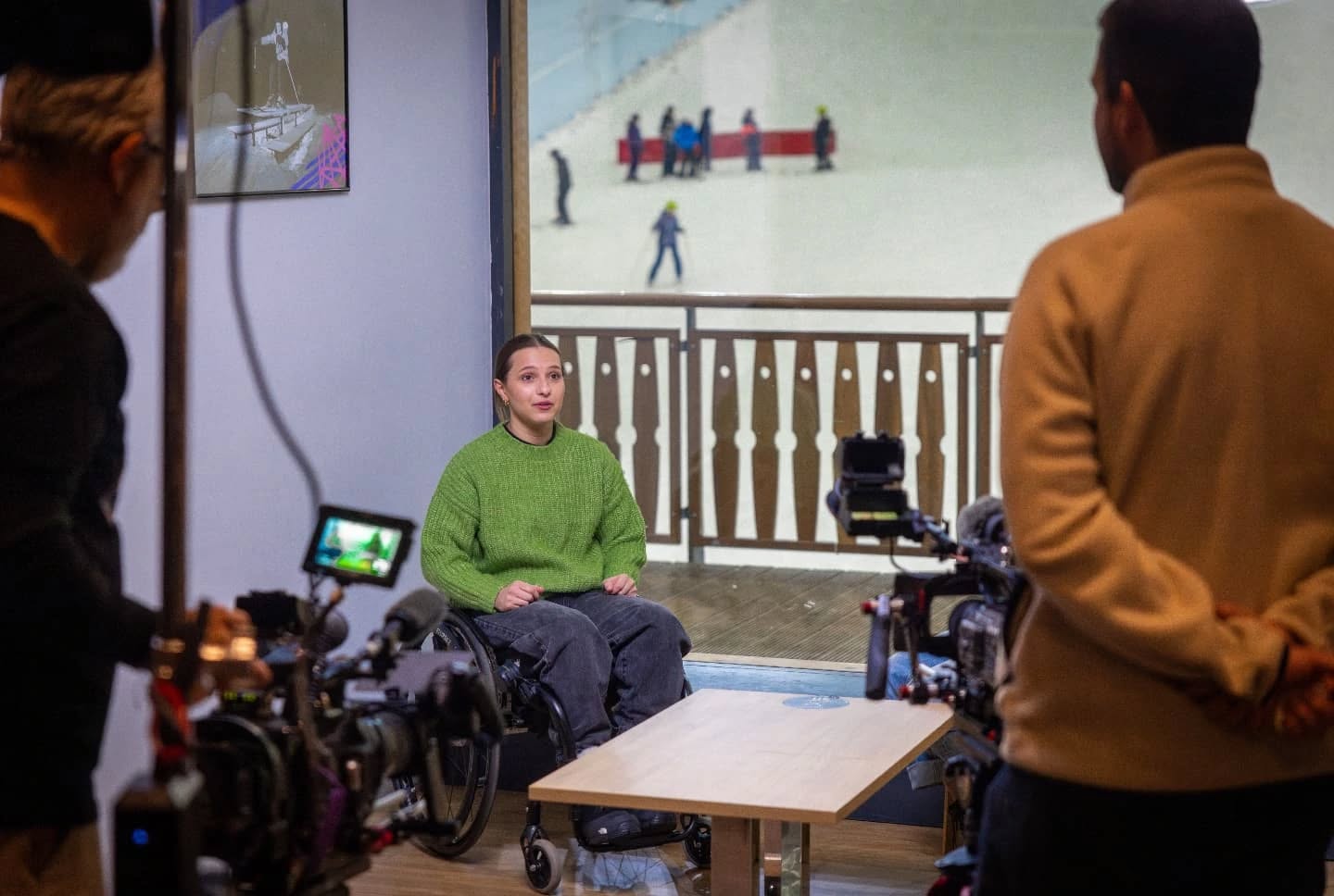 As part of our PR support for Disability Snowsport UK, one of our main goals was to secure a feature story for the charity on Ski Sunday - helping to showcase and humanise their amazing work...
After months of working behind the scenes, we're delighted to say that this weekend, you can tune in to BBC 2 at 4:30pm to hear the story of DSUK member Ellie Henry.
Ellie, 24, started to learn how to sit ski with the charity less than 12 months ago at Chill Factore in Manchester - and just last month joined the organisation on one of their group holidays for her first ever ski trip to the mountains.
Speaking with presenter Jenny Jones, Ellie talks about the positive impact adaptive skiing has had on her life, after her dream of becoming an gymnast was put on hold following a diagnosis of Ehlers-Danlos syndrome, leading her to become an ambulatory wheelchair user.
Jenny joins Ellie and her Dad, Paul, for a chat in Manchester before meeting up again on the slopes of Pal Arinsal in Andorra.
Tune in live, set record or watch back on BBC iPlayer.
📸 @cameronhallcreative
📍@chillfactore
#disabilitysnowsportuk #adaptivesnowsport #adaptiveskiing #skiing #skiingforall #lovetoski #skisunday #elliehenry #pr #publicrelations #storytelling #humanintereststories #mediarelations #media #publicity #tv #charitypr #behindthescenes