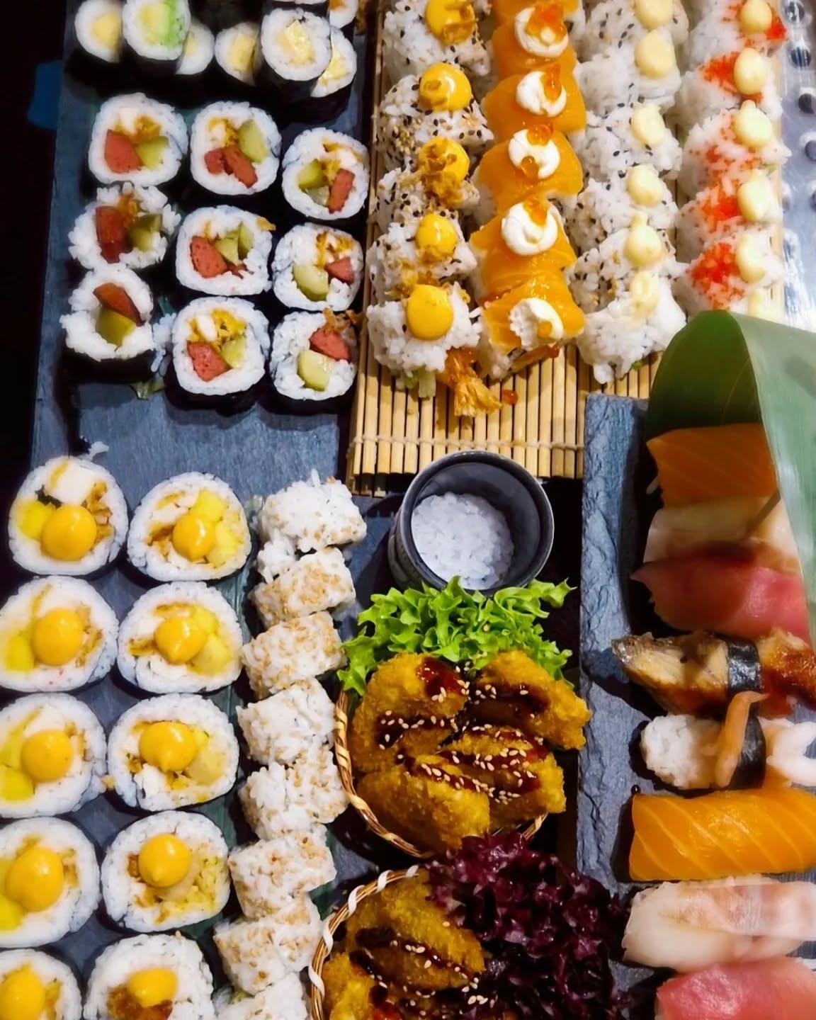 Lecker ins Wochenende starten 🥢🍣🍹
#nagold #love #foodporn #foodspot #trendfood #instagood #sushi #happy #sushilovers