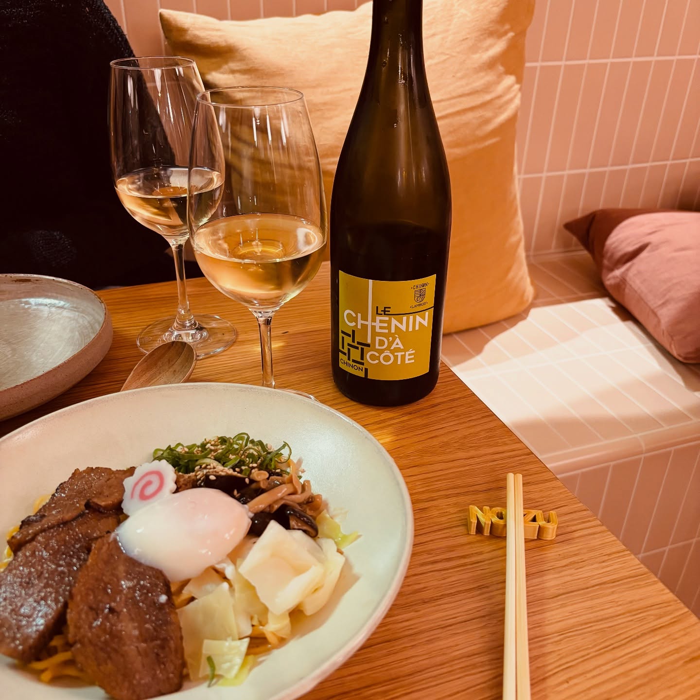 The best Ramen in town by @noizuramen 🍜
Without soup in this case and outstanding paired with a cool Chenin from @domaine_lambert_chinon.
