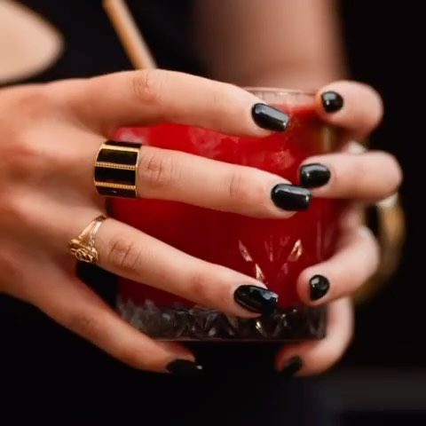 ✨ Des Cocktails Sur-Mesure Pour Vos Événements ✨
Transformez vos événements en expériences inoubliables avec notre service de cocktails personnalisés ! Que ce soit pour un mariage, un anniversaire, un séminaire ou une soirée privée, nous créons des cocktails uniques inspirés de vos envies et de l’ambiance de votre événement. 🌍🍸
🌟 Ce que nous vous offrons :
🍹 Un bar à cocktails éphémère avec des créations exclusives
🎨 Des recettes sur-mesure adaptées à votre thème
🔥 Des mixologues professionnels qui letterons le show a votre soirée
🌍 Des saveurs venues des quatre coins du monde
📍 Où sera votre prochaine escale gustative ? Contactez-nous et laissez-nous sublimer votre événement !
Pour toute demande de renseignements, vous pouvez nous contacter en direct au 07 80 98 18 06 ou par e-mail à contact@joysevent.com 💌
Et rendez-vous sur notre site internet joysevent.com 👨💻pour plus d’information.
📸 @dpz_flicks
#CocktailSurMesure #Événementiel #MixologyMagic #ExpérienceUnique#VoyageEnSaveurs#barmobile#mariage#teambuilding#showroom#degsutation