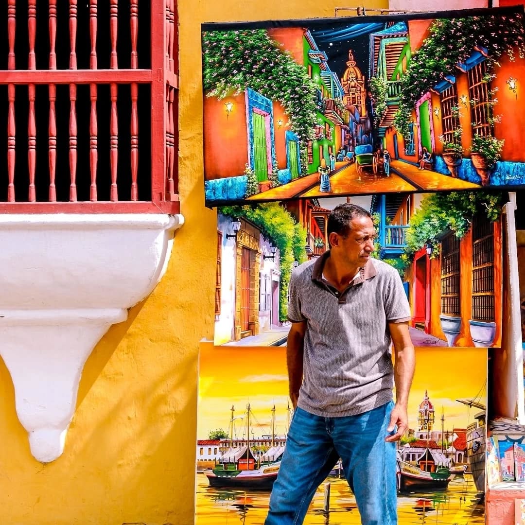 ♥️📸Art is everywhere 🎨✨, telling the stories of our past—of slavery ⛓, indigenous peoples 🏹, their surroundings 🌿, and the rich biodiversity 🦜🌎 of our country. #StreetArt #History #culture