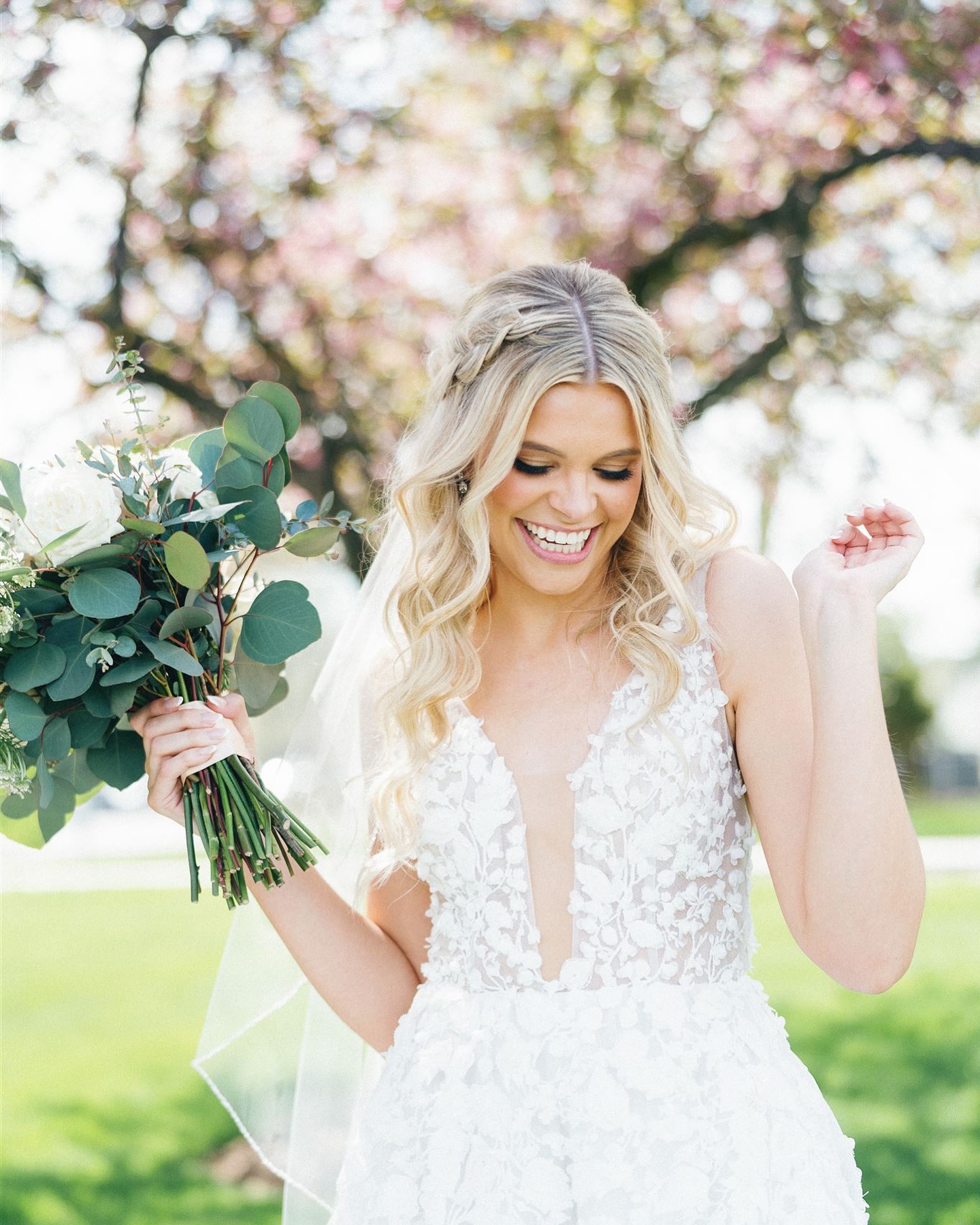 CLAUDIA 🤍✨ when you realize january is finally over!
But seriously, I will repost images from Claudia’s day forever n ever! 😍 She truly had a flow from within!!! and I loved that her classic timeless glam just enhanced her beauty without over powering it ✨
photographer @courtneysinclairphoto
venue @ritz_charles
makeup @muachelseakay
hair @bighairlove3