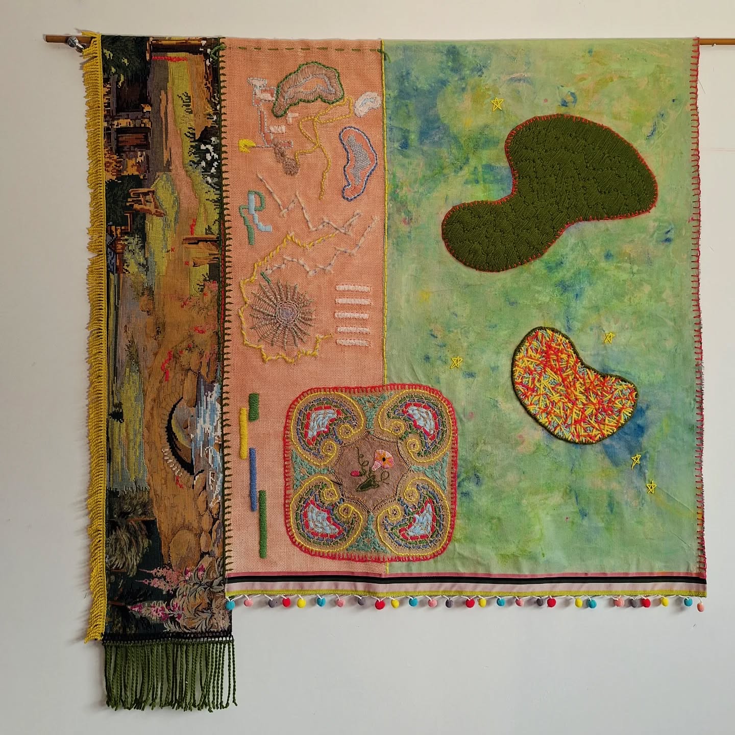 130 x 120 cm
Pigments,canevas,embroidery,mix media
#contemporyartist #textilearts #textileartist #artmuseums #frenchartistwoman #reparations #resilience #femmage #fiberartist #textilkunst #kontempokunst