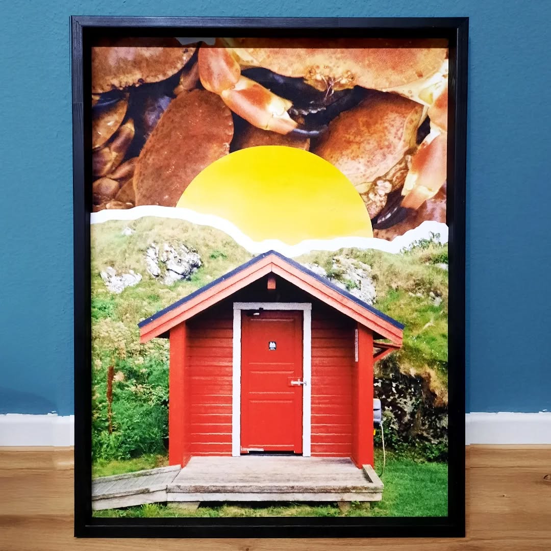 3D Analog Photography collage
Krabbehus 80 x 60 cm
Taken with Lomography La Sardina, printed on Hahnemühle Photo Rag, black wooden frame
2025
#photography #collage #analog #photo #art #norway #norwegen #sunset #sunrise #architecture #delphianopencall #travel #luxembourg #flowers #stavanger #kvitsøy #artist #Lëtzebuerg #nikon #nikonaf200 #lomography #lasardina #sardina #crabs #norge #erlinghaaland