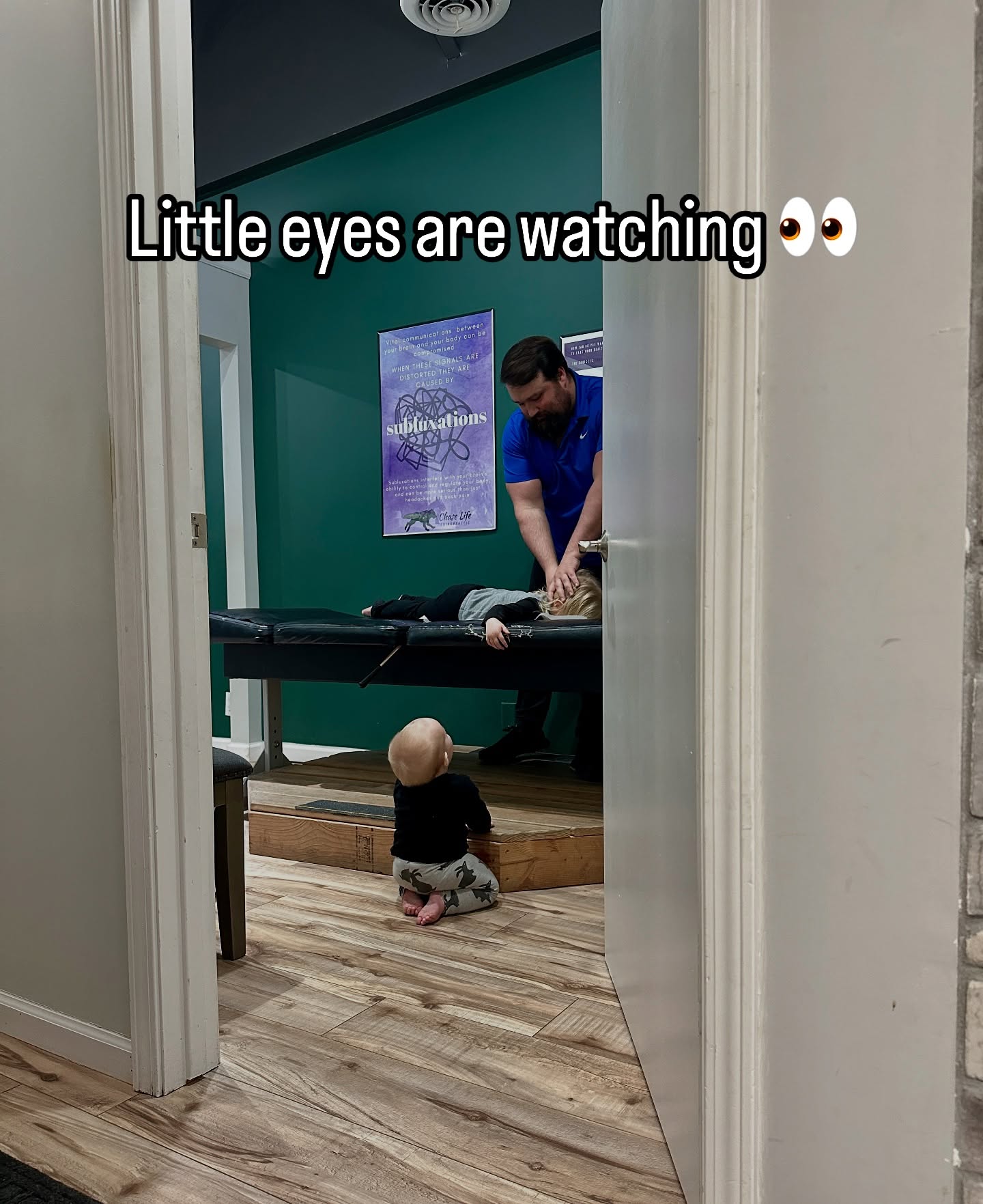 They’re watching you more than you realize… 👀
The way you care for your health, the choices you make, the love you show—it’s shaping the foundation of their lives.
This moment? It’s bigger than just a chiropractic adjustment. It’s about showing them what it means to prioritize wellness, to value health, and to make choices that support a thriving life.
✨ When Frank crawled toward the table, we couldn’t help but smile—because this is what it’s all about. Kids learn by watching us.
The healthier you are, the more energy, presence, and love you can give to them. 💕
