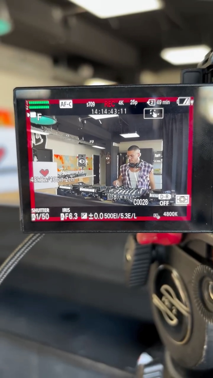 Thank you for this year! Here are some of our highlights ❤️🔥
• Our first party in the Beatfabriek
• Scratch clinic for Pact+ students
• Recordings with @zergei_edmund in our kitchen
• ADE with @afrojack in @fouramsterdam
• Our talents @makoiu___ and @_evaprins_ at @fouramsterdam
• Our beautiful vinyl collection
• One of our community members @raveraiders.rotr 🎧
• Another party at the Beatfabriek
• Expanding our art wall
• @makoiu___ playing @shu.amsterdam
• Building another studio to close out the year
Thank you for a wonderful year and we wish everyone a wonderful 2025 - Beatfabriek team
#beatfabriek #community #electronicmusic #highlights2024 #music #artist