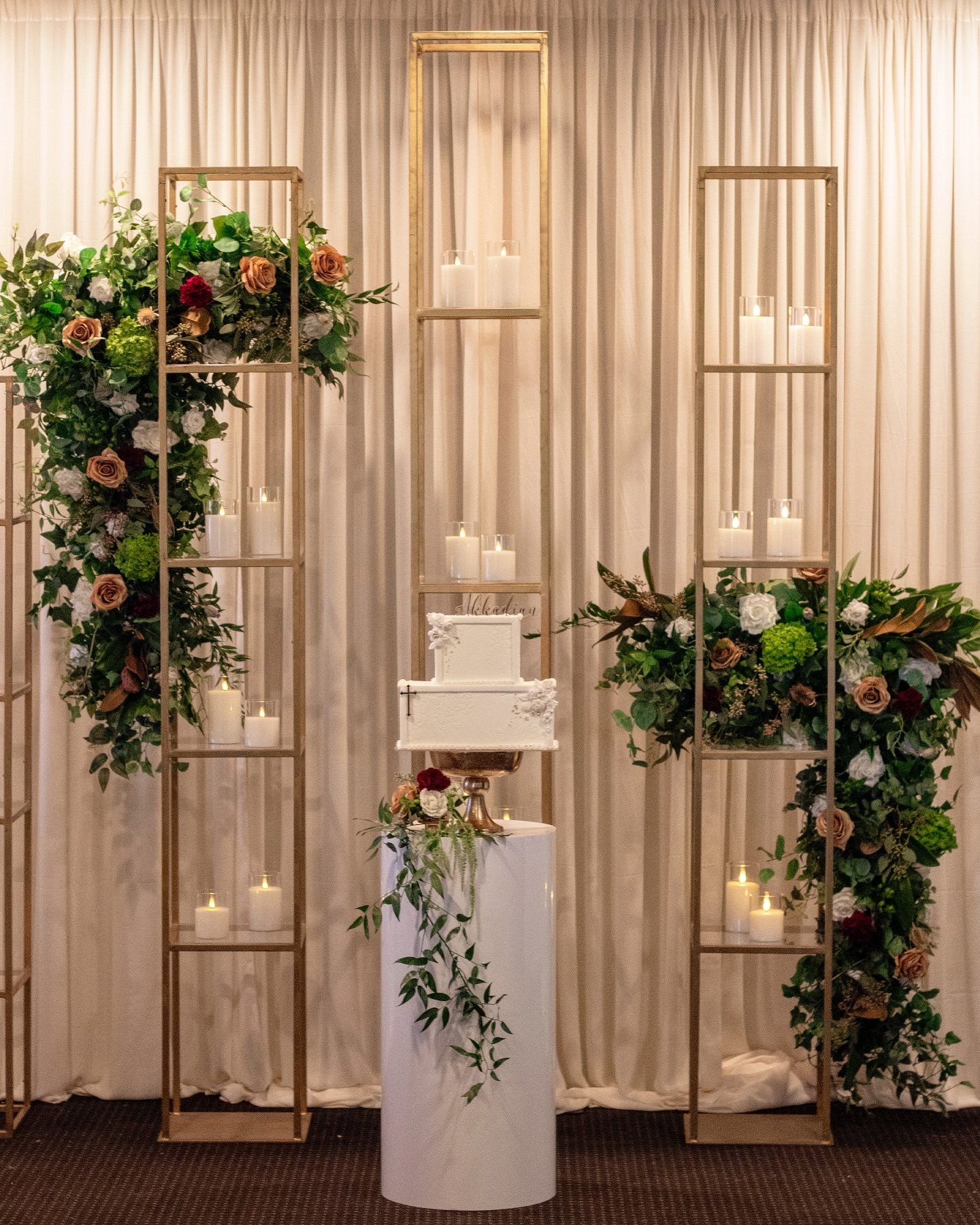 ✨Akkadian’s Christening✨
.
.
Event styling @extravaganteventsbymg
Florist @theflowercrownca
Photography 📸 @calis_captures_
Venue @skewerskabob
.
.
#sugardreamsodeza #christeningcake #baptismalcake #cakecakecake #customcakes #cakeinspiration #cakestyle #cakedesign