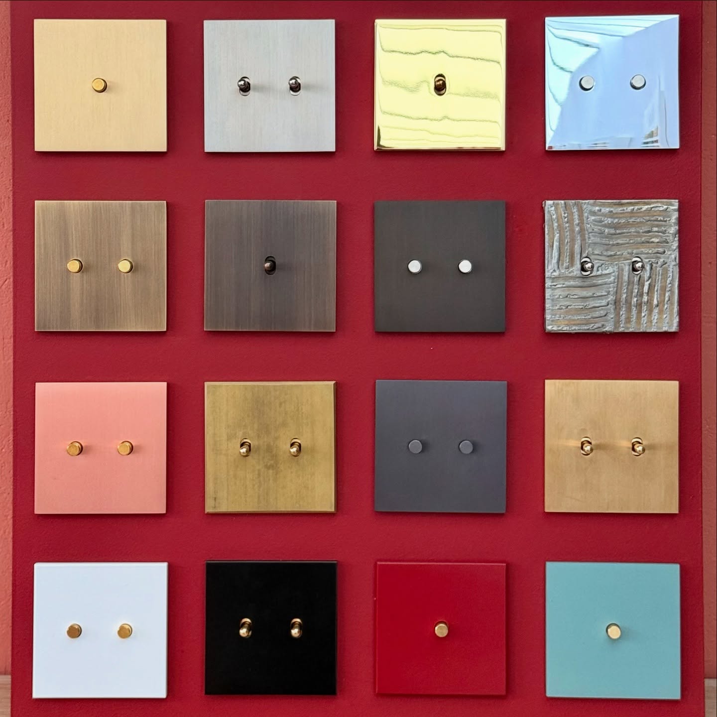 Et vous, votre finition préférée ? ✨
#6ixtes #6ixtesinterrupteurs #interrupteur #ateliersdefrance #savoirfaire #artisanat #artisanatfrancais #artisans #art #gravure #appartement #architecture #luxe #decorationinterieur #paris #decoration #interiordesign #interiordecor #homedecor #design #craftmanship #homedesign #interiorarchitect