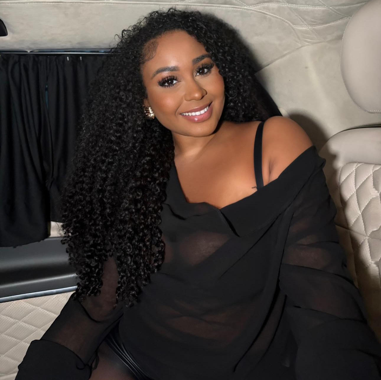 This beauty celebrated her birthday in style and she’s glowing!
She looks absolutely stunning with our bundles, rocking the excl. curls French like it’s her own. ♥️
HAIR SPECS: 2”22 & 1”24 inch French
Install: @laidbysoph
#LaceAddicted #luxuryhair #ukhairstylist #FrenchTexture