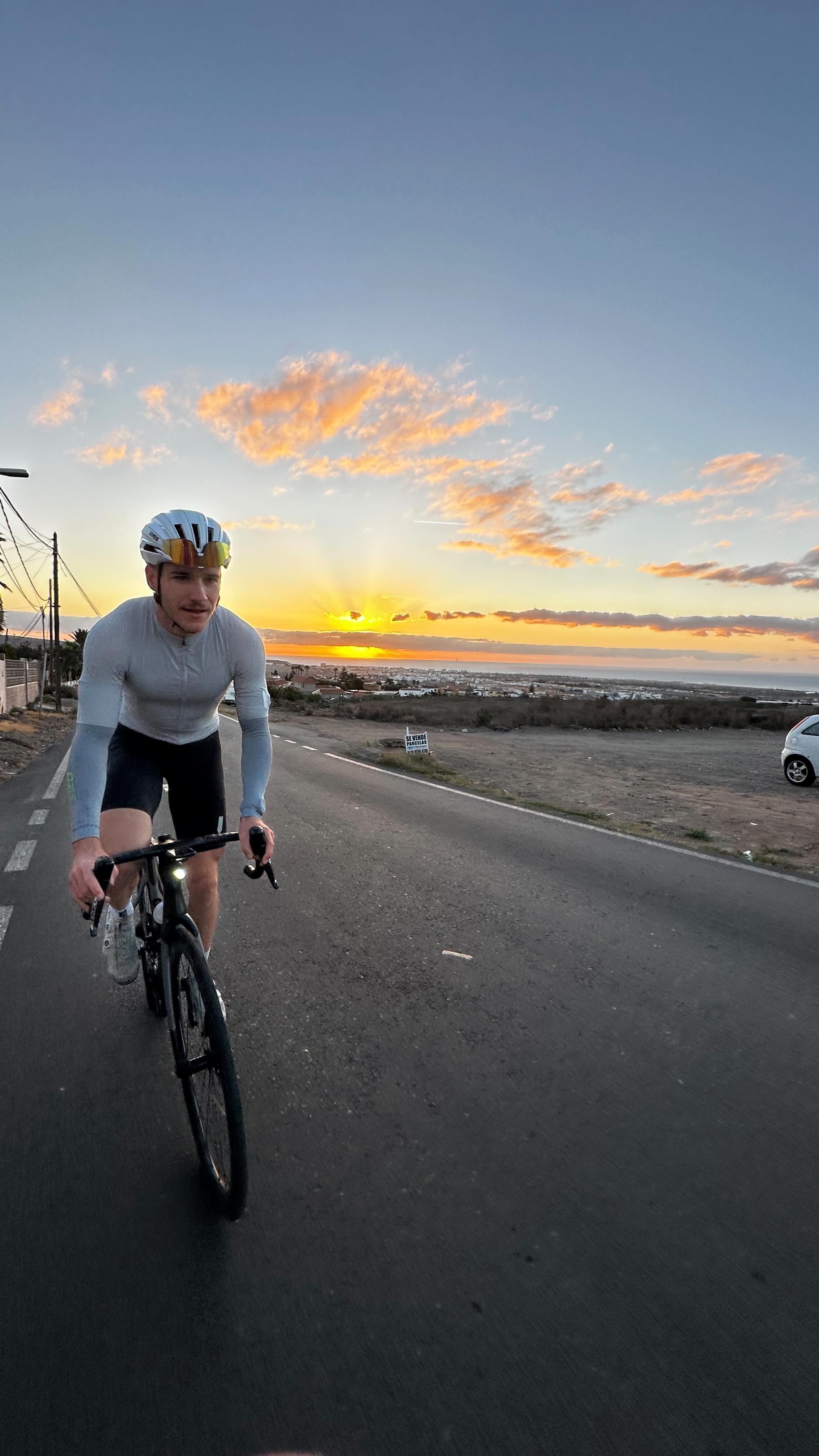 Slow start to the training camp due to a nasty cold holding me back. However a peaceful morning ride like this makes up for it 🤩🙌. Let’s try to get the best out of the last week of camp.