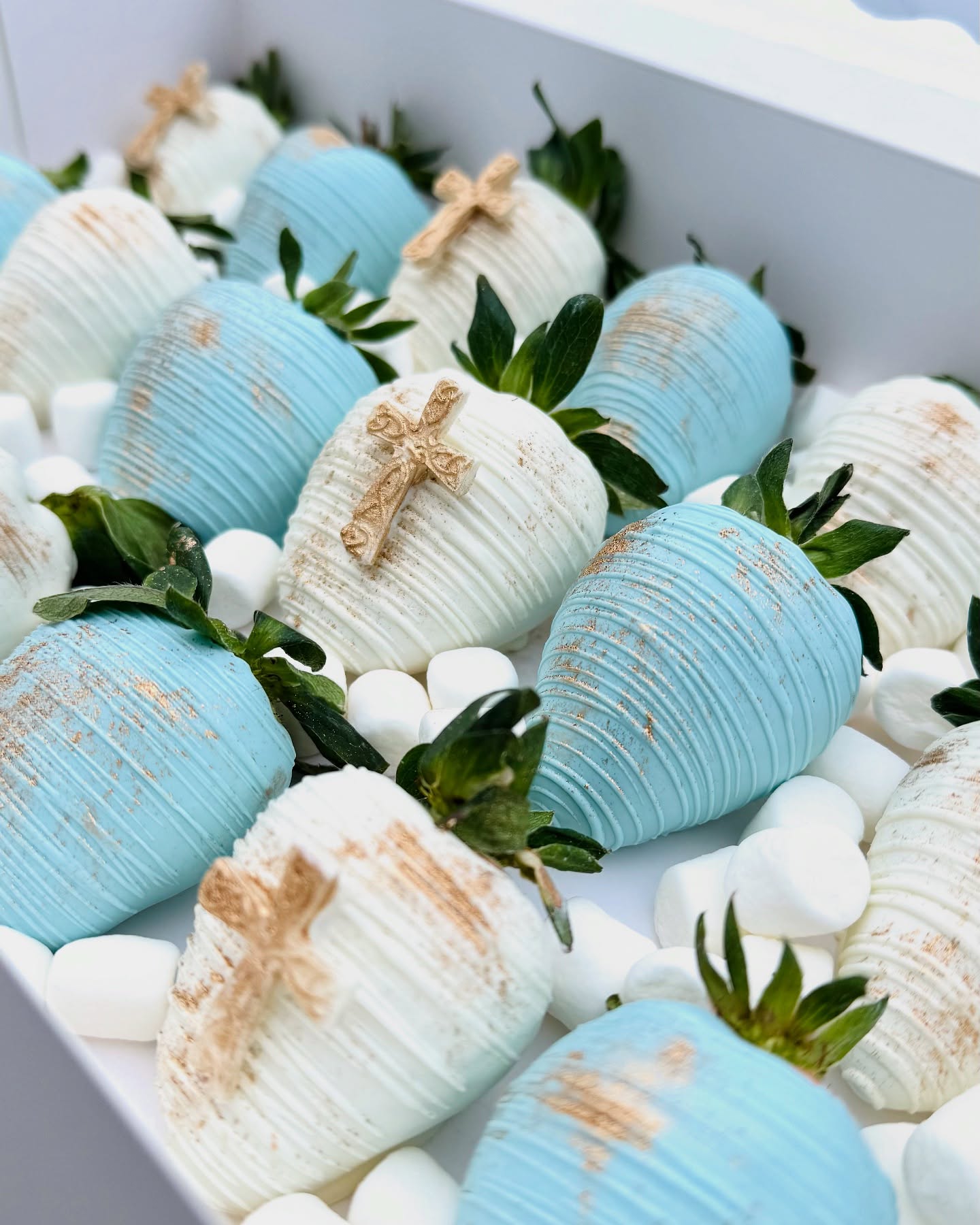 God Bless Baby Boy ✝️🩵
•
Order for your next event by clicking the link in my bio!
#blessing #explorepage #baker #baking #njbaker #bakingideas #cross #chocolate #chocolatecoveredstrawberries #yummy #baby #babyboy #treats #desserts #share #like