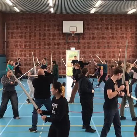 Een workshop tijdens de Familie & Vrienden Dag.
#marsmartialarts #hemafencing #longsword