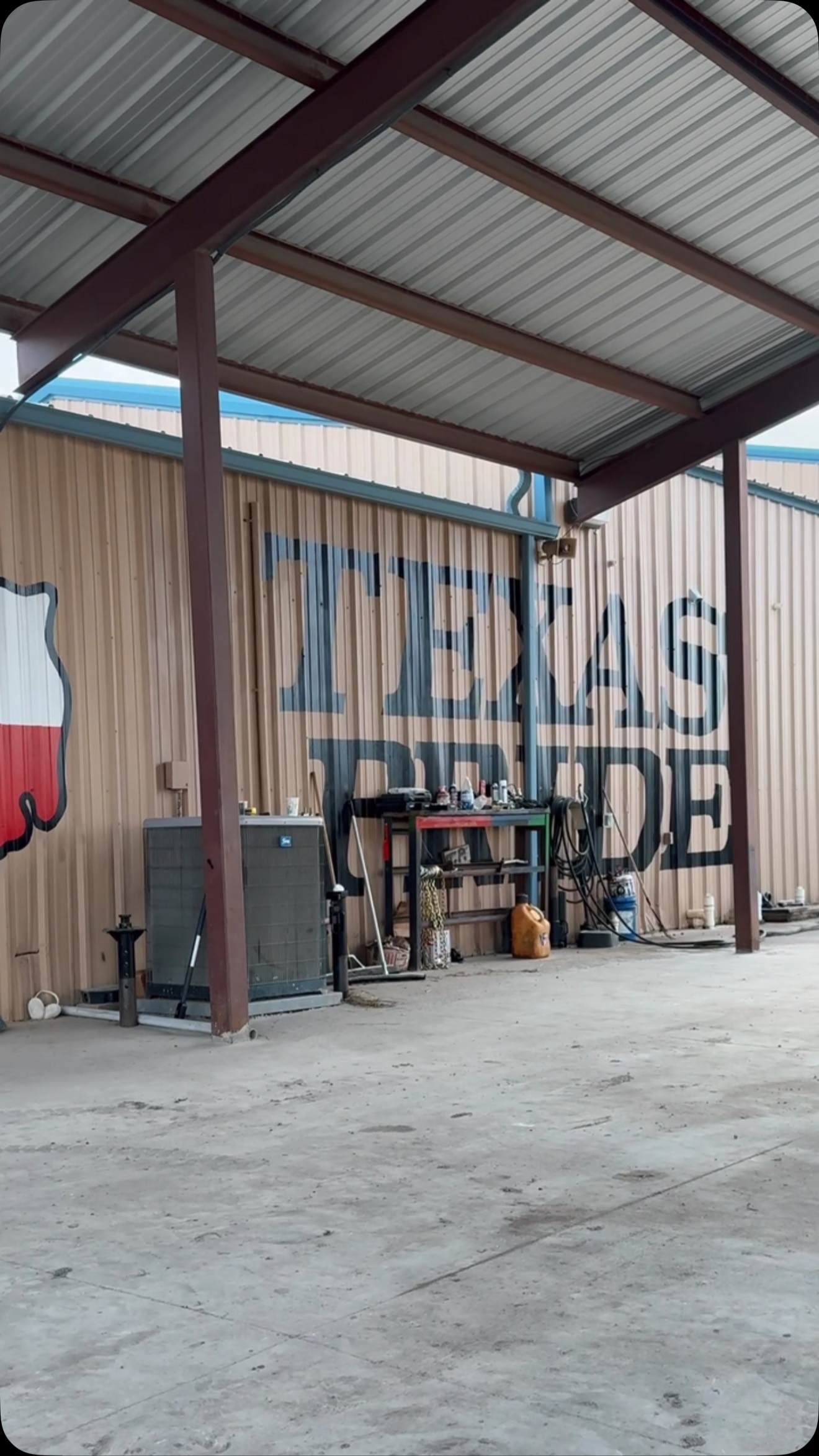 @texaspridetrailers Pickup today. Adding to the fleet! 💪🏽#anotherone