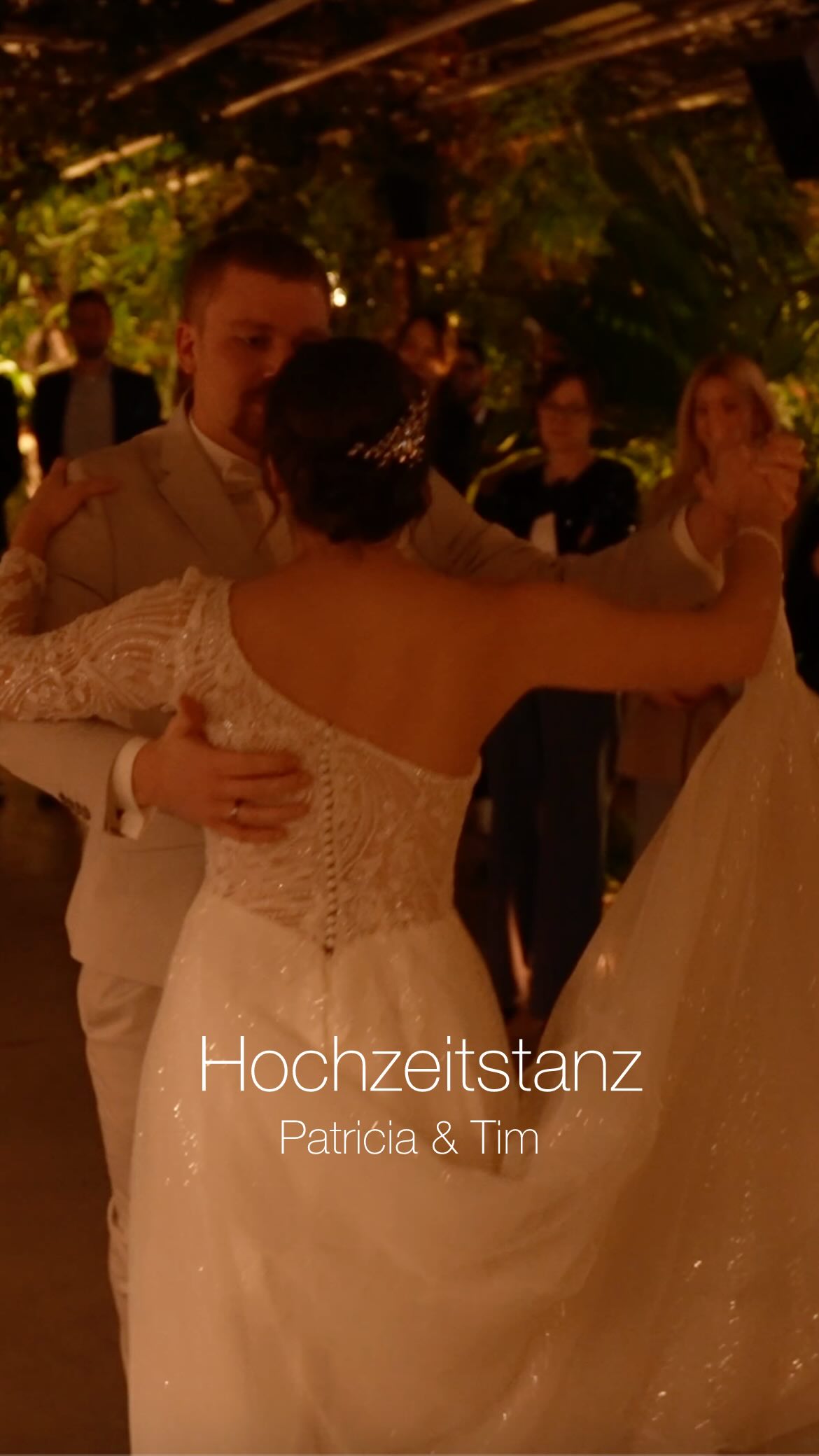 Herzlichen Dank an Patricia & Tim ✨
_________________________________________________
Es war mir eine große Freude, gemeinsam mit euch euren wunderschönen Hochzeitstanz zu kreieren. Eure Energie, euer Vertrauen und eure Liebe haben den Tanz zu etwas ganz Besonderem gemacht.
Ich bin unglaublich dankbar, dass ich ein Teil eurer Reise sein durfte – und dass ich dieses besondere Erlebnis sogar auf Instagram teilen darf.
Euer Tanz ist nicht nur eine Choreografie, sondern ein Ausdruck eurer einzigartigen Verbindung. Danke für euer Vertrauen!
#danke #firstdance #hochzeitstanz #paartanz #eislingen #göppingen #tanzen