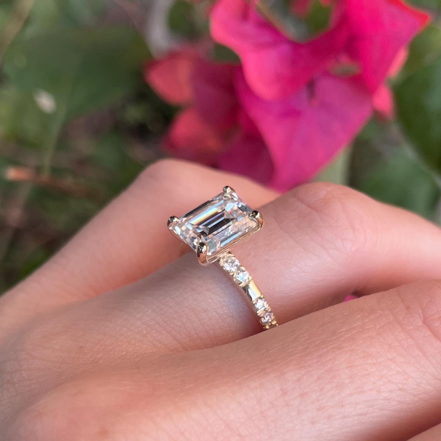 Extending my Valentines sale till tomorrow night!! Shop link in bio! Use code VDAY for 15% off your entire purchase 💘
Dm or email for custom orders! Now taking custom wedding and engagement rings for March and April 🌹
#customjewelry #jewelrydesigner #customengagementring #shopsmall #iejewelers #redlandsjewelers #emeralcutengagementring