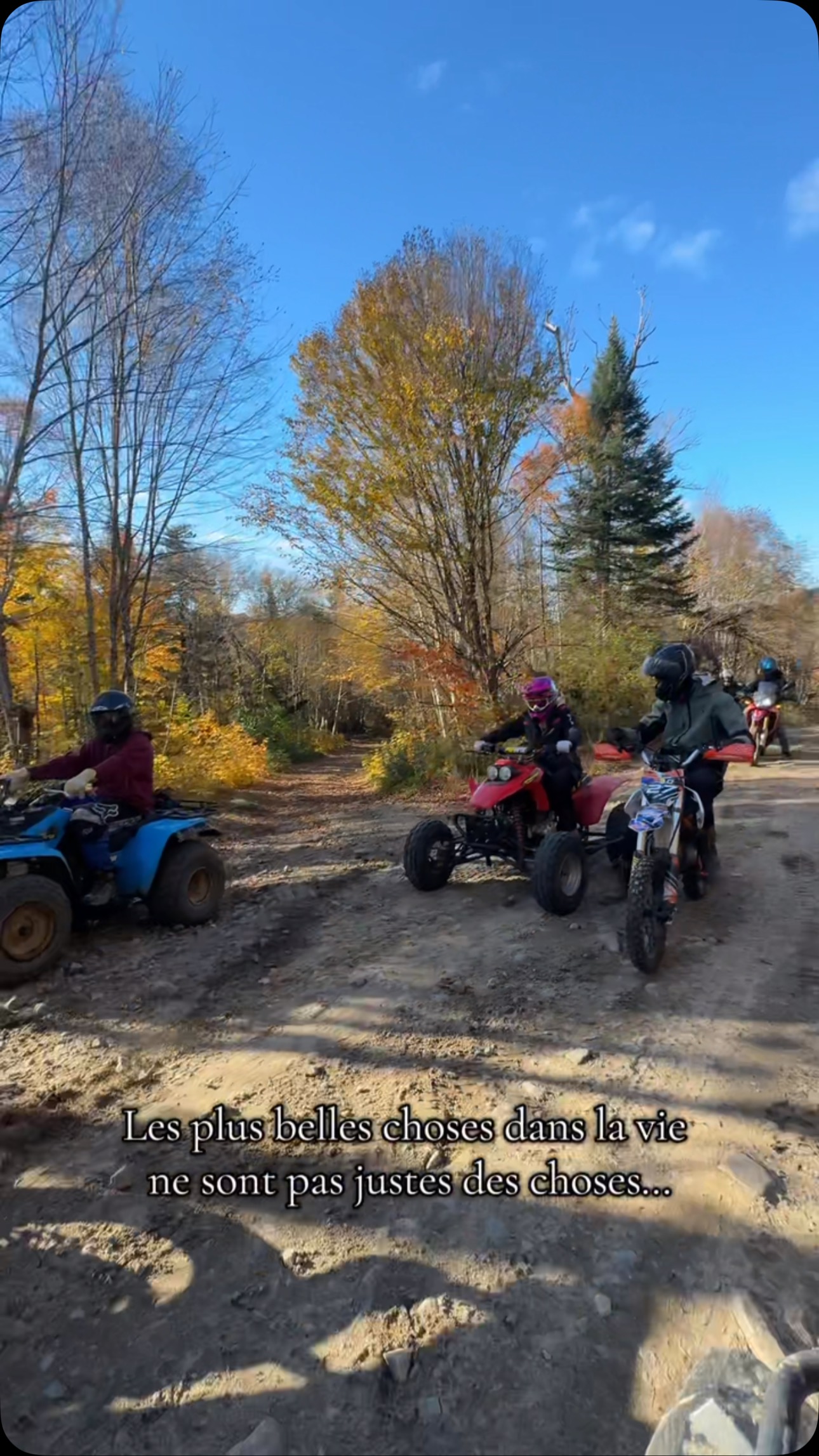 Cet hiver, on reste au Québec!
Plusieurs, nous les premiers, ont pensés que ce serait difficile sur notre moral… La réalité est que ça nous permet de profiter d’ici autrement 🙏
Dans les derniers mois, on a su profiter des petits moments du quotidien, comme des grands moments d’émotions, entourés de nos amis et de notre famille, et honnêtement ça fait du bien 😌
Et pour ceux que ça inquiète, NON on n’a pas froid dans le bus 🤣🤣#beautifulthings #lifeappreciation #inspiration #naturelovers #lovelife #littlethingsinlife