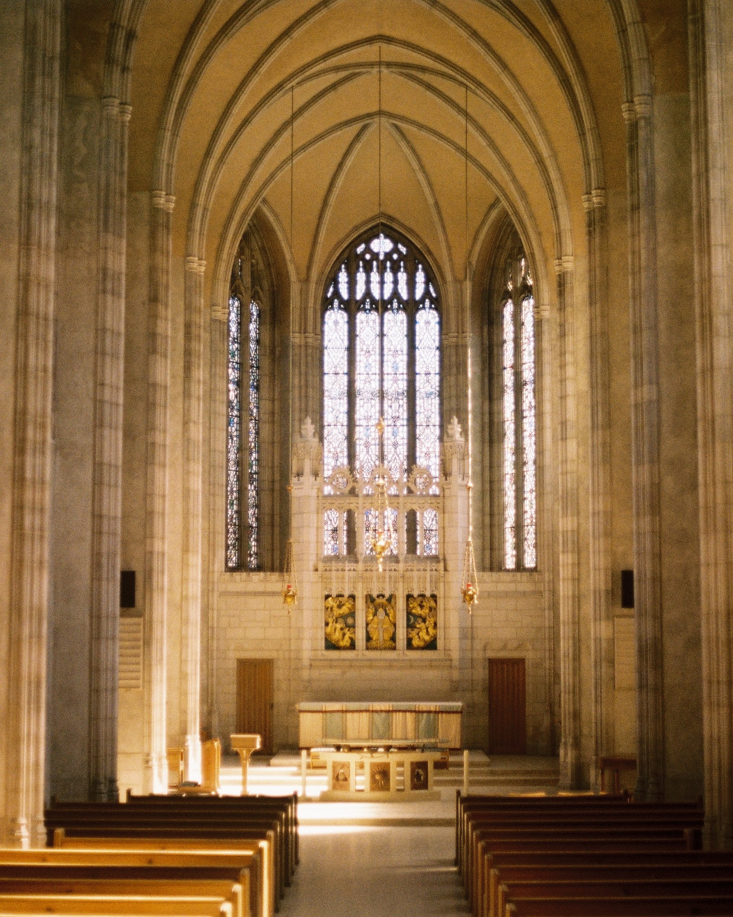 University of Toronto
#UofT #film #toronto #canada #canonae1