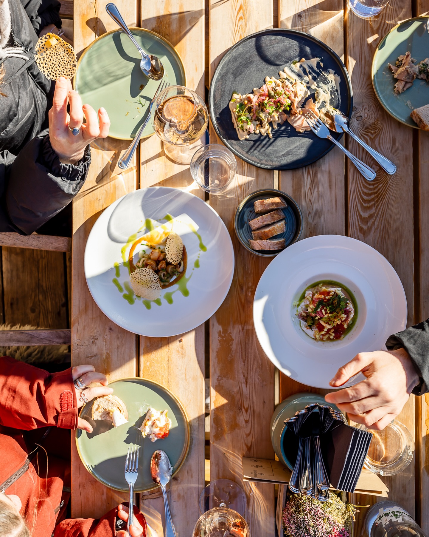 Time to share - Tavolata @stueva_arosa
#tavolata #stuva #stüvaarosa #stüva #arosa #arosalenzerheide #thisishowwedoit #kulinarikamberg #kulinarik #alpenküche #bergliebe #graubünden #vivalagrischa #bündner #bündnerland #switzerland #schweiz #schweizerberge #arroundtheworld #italienfood #enjoythelittlethings