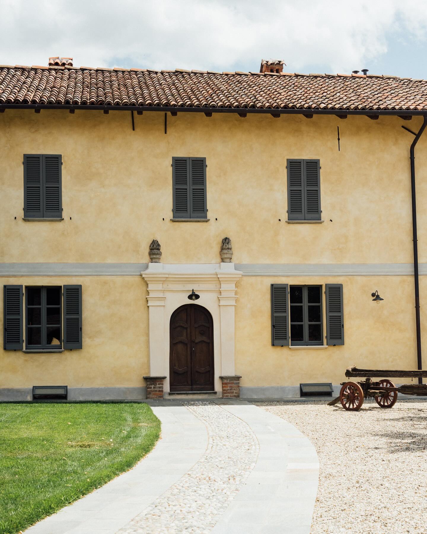 February is here and spring in Piemonte is just around the corner! In less than a month, on March 1, Castello di Vaglio Serra will reopen its doors for the season 🇮🇹
Our calendar is filling up quickly, but there are still a few dates available for stays, weddings, and conferences.
We can’t wait to welcome you back starting March 1st! 🇮🇹
•
•
•
#castellodivaglio #piedmontitaly #springtravel #weddingvenue #conferencelocation #italianescape