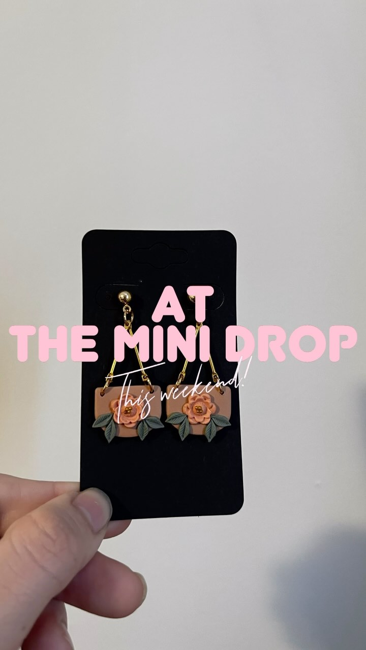 Who doesn’t like a lil preview?
Handmade with love. Hecho con amor.
.
.
.
.
.
#minijewelrydrop #sneakpeekage #polymerclayearringsideas #handmadewithlov #exclusivecollectionlaunch💚 #shopsmallspreadjoy #jewelrylover #shopbostonlocal