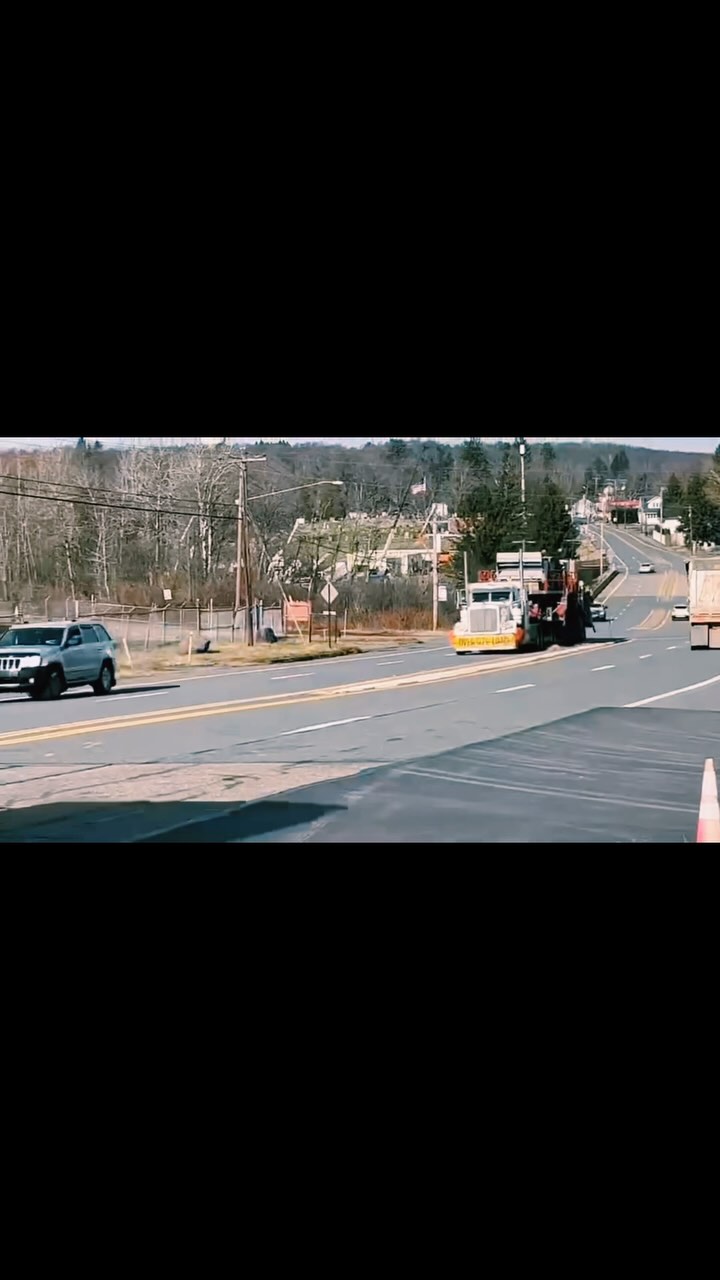 When it comes to heavy hauls and oversized loads, Atlantic Tiltload is up for the challenge! Whether it’s a short haul or a long journey, our dedicated team is prepared to meet all your moving needs. Let’s get moving!
#Transportation #HeavyEquipment #NovaScotiaTransportation #NewBrunswickTransportation #TiltDeckService #OversizeLoads #LiftService #OilRigMoves #VehicleEscortService #AtlanticTiltload