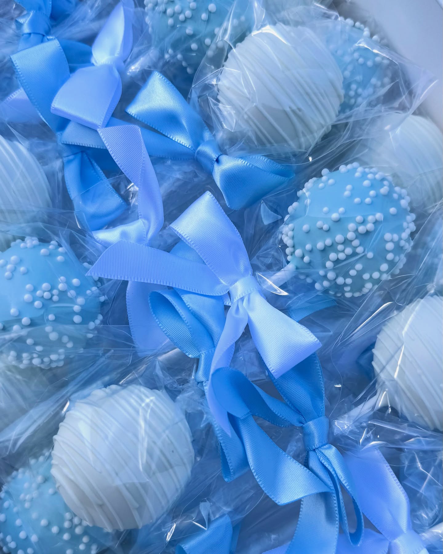 Baby Sprinkle 🍼👶🏽🩵
•
Order for your next occasion by clicking the link in my bio! 🤍
#baby #explorepage #cakepops #dessert #trending #share #order #smallbusiness #foryou #like #sprinkle #babysprinkle #babyboy