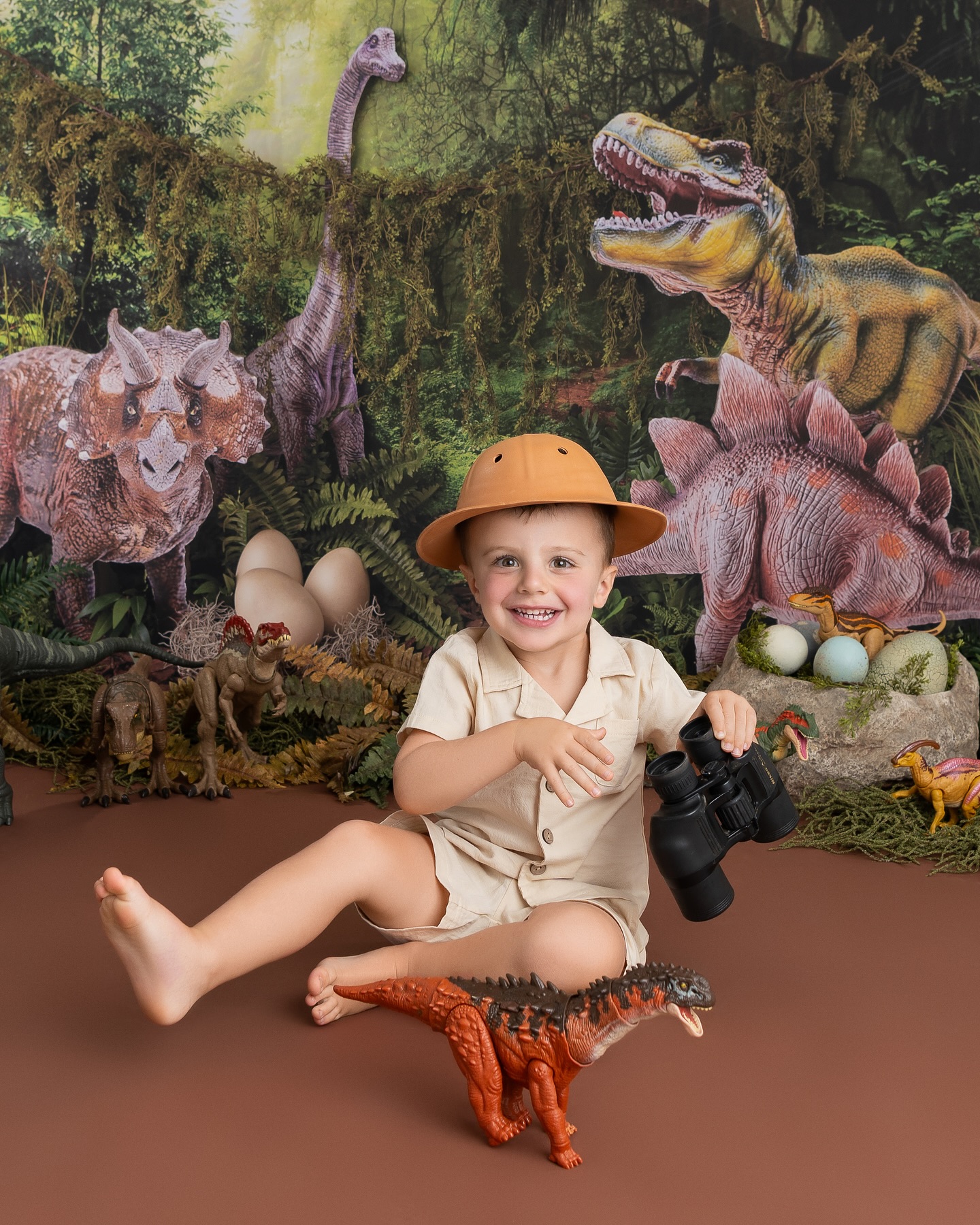 Little Layton is an explorer on a Jurassic adventure! Ready to discover dinosaurs with his big smile and even bigger imagination. 🦖🔍🌿
We loved creating this set for his cake smash session! Cake smash sessions are so fun with older kiddos because they’re full of personality & expressions. We love creating designs based on what they’re obsessed with at this age. 😊
#tukefamily #orlandocakesmashphotographer #orlandowinterparkcakesmashphotographer #wintergardencakesmashphotographer #cakesmashphotography #cakesmashsession #orlandomoms #winterparkmoms