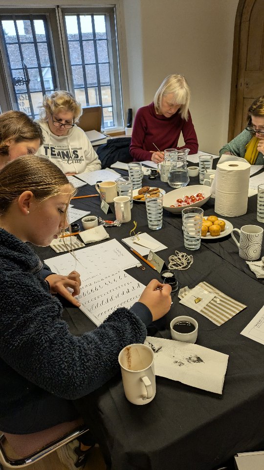⢠Calligraphy workshop vibes āØ
Full of smiles, concentration and questions! š„°
I'm excited to see my diary being booked up with workshops this year, this includes returning to @broadwaymuseumandartgallery in the summer āļø
I'm a total calligraphy/stationery nerd and love sharing my creative passion with other like minded folk! šāļø
#cotswoldscalligraphy #cotswoldscalligrapher #cotswoldssmallbusiness #gloucestershiresmallbusiness #calligraphyworkshops #calligraphyworkshop #gloucestershirecalligraphy #creativeworkshop #cotswoldscalligraphyworkshop #cotswoldscreativeworkshop #broadwaymuseumworkshop