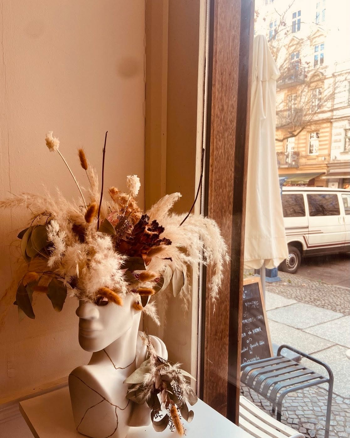 One lazy tuesday morning in Berlin
#mezzolife #musicinmyhead #Schumann
#DasParadiesunddiePeri