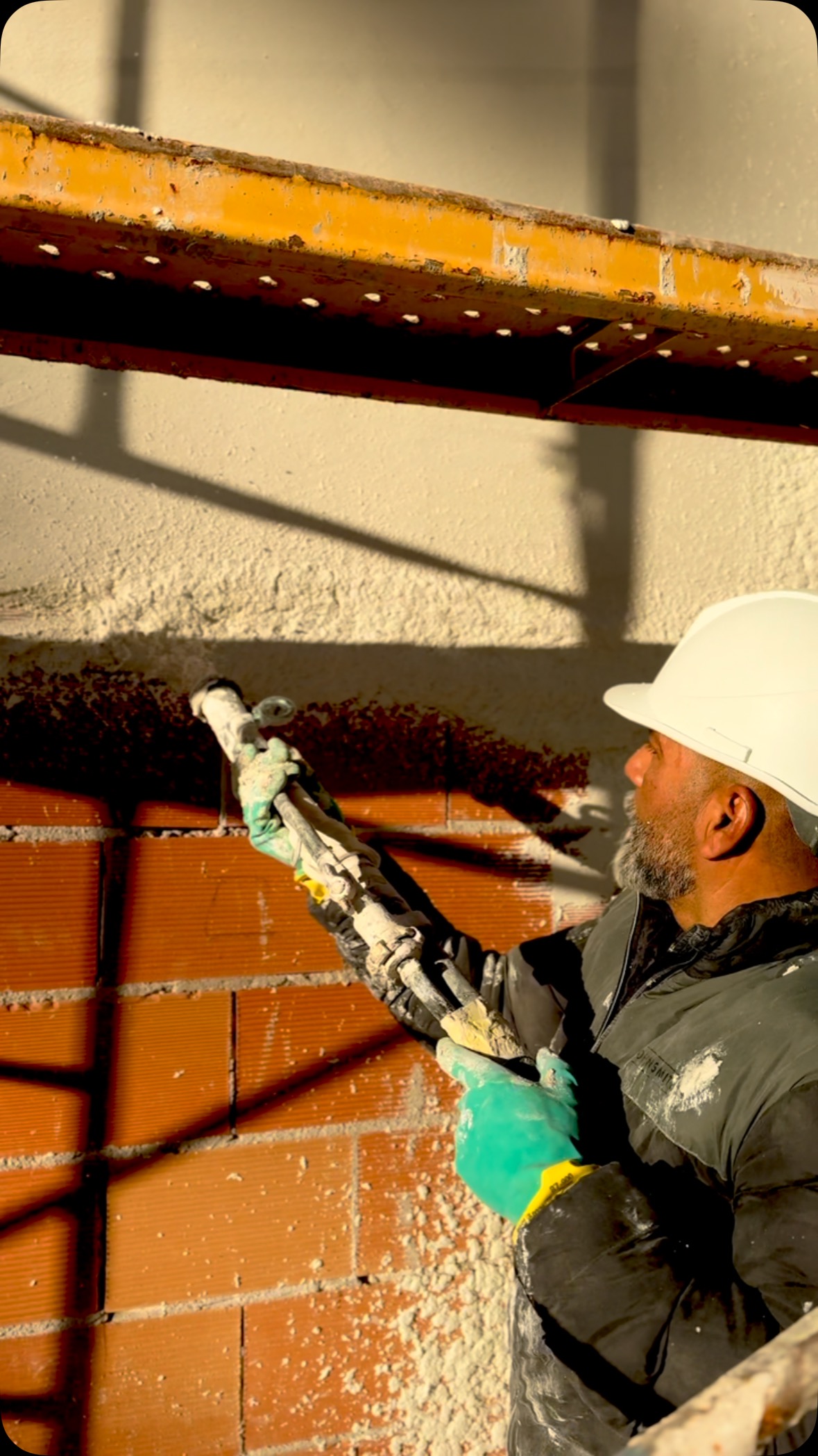 Seguimos al lío✅ #construcción #torrevieja #lazenia #monocapa #work #hechoamano #casa