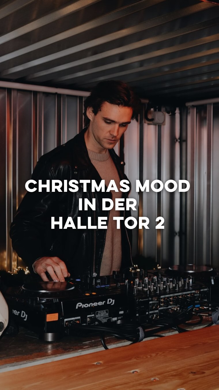 Wir stimmen uns schon auf den Weihnachtsmarkt ein - bei unserem cozy Weihnachtswunderland werdet ihr definitiv in Weihnachtsstimmung kommen🎄🎅🏼⭐️
Noch keine Tickets für Glühwein & Beats? Dann aber schnell oder wer will sich Weihnachtsmarkt mit Party entgehen lassen?🥹
⭐️Facts:⭐️
outdoor: Glühwein, Hot Aperol, gebrannte Mandeln und weitere Snacks begleitet mit chilliger Christmas/House Musik🎶
indoor ab 22:00 Uhr: Party Party Party🕺🪩
🎟 5€ (inklusive 1x Glühwein🍷)
🗓 19.12.-21.12.
📍 Die HALLE Tor 2
🕔 Open 17:00- Open End
🎶 @djkidchris @austin.sounds