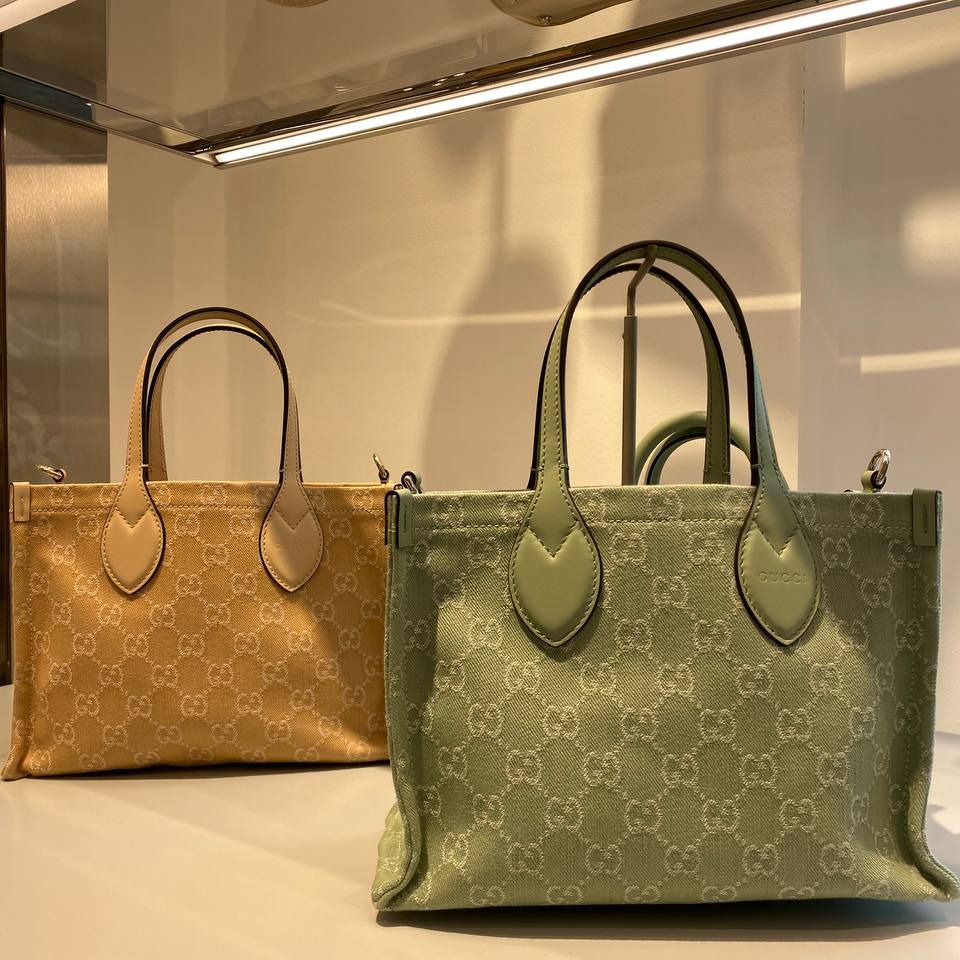 👜 BRAND NEW Gucci Ophidia Medium Tote Bag 👜
✨ Retail Price: $3,777
💰 Your Price: $2,826
✅ 100% Authentic | Brand New | Full Set
Elevate your style with this iconic Gucci tote—luxury meets practicality!
DM to purchase 📩💎 #GucciLover #LuxuryForLess #GucciOphidia #DesignerBagDeals