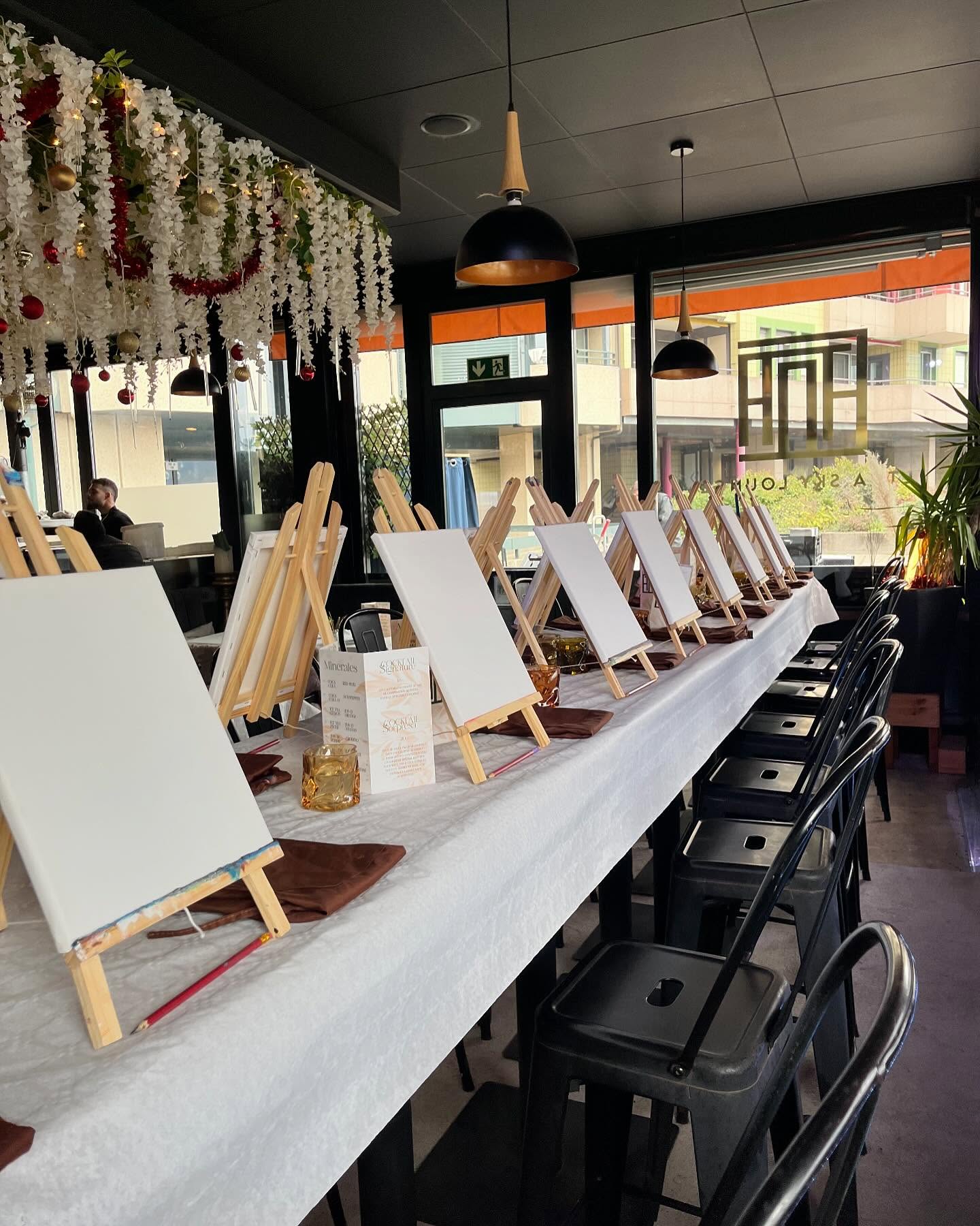 Private Event for CAT company
❤️🎶
#sipandpaintgeneve #geneve #cocktail&paint #geneveactivités #gva #activitygeneve