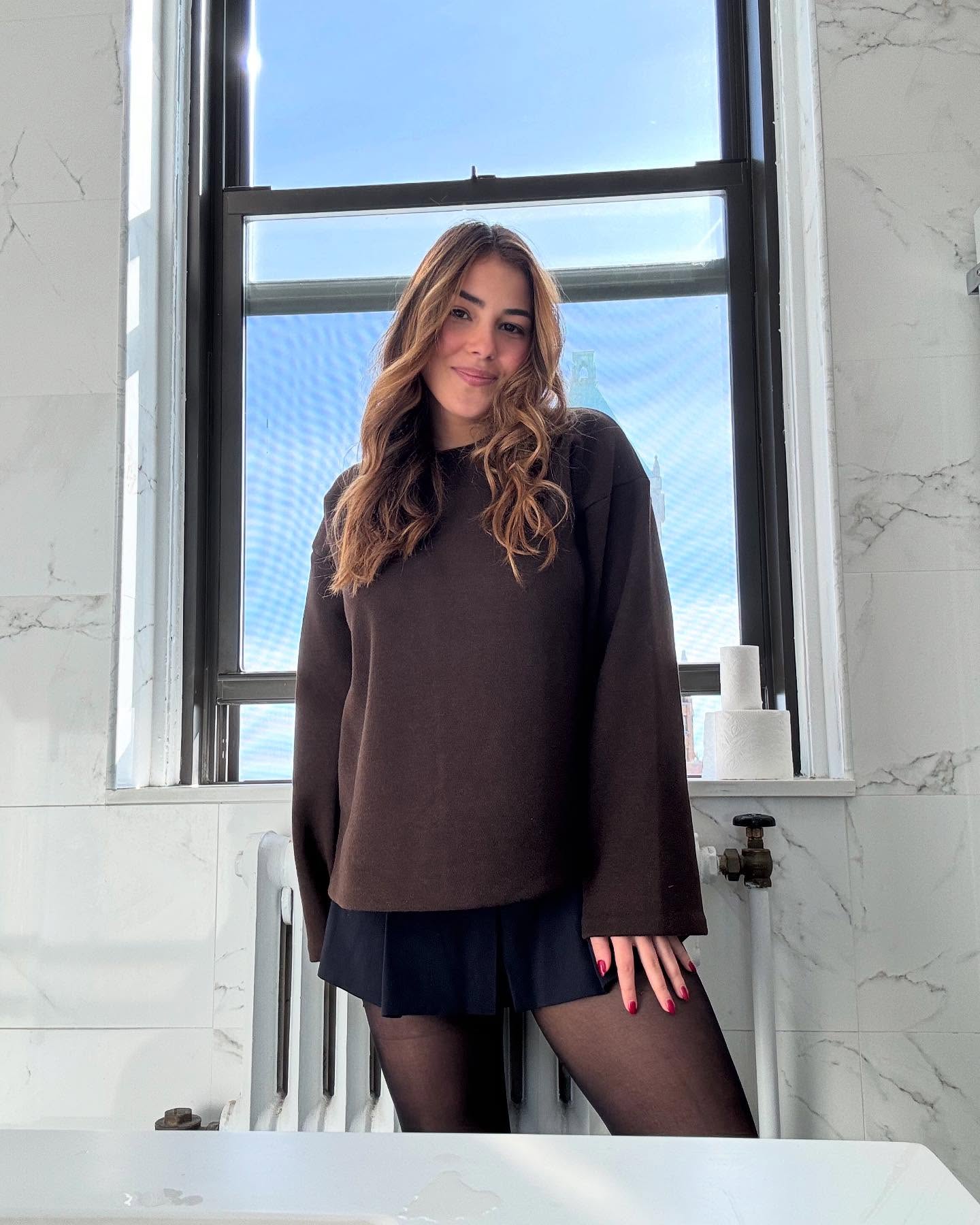 Brooklyn + dragon books ☕️🤎
#brooklyn #onyxstorm #bookstagram #bookinfluencer #lifestyleinfluencer