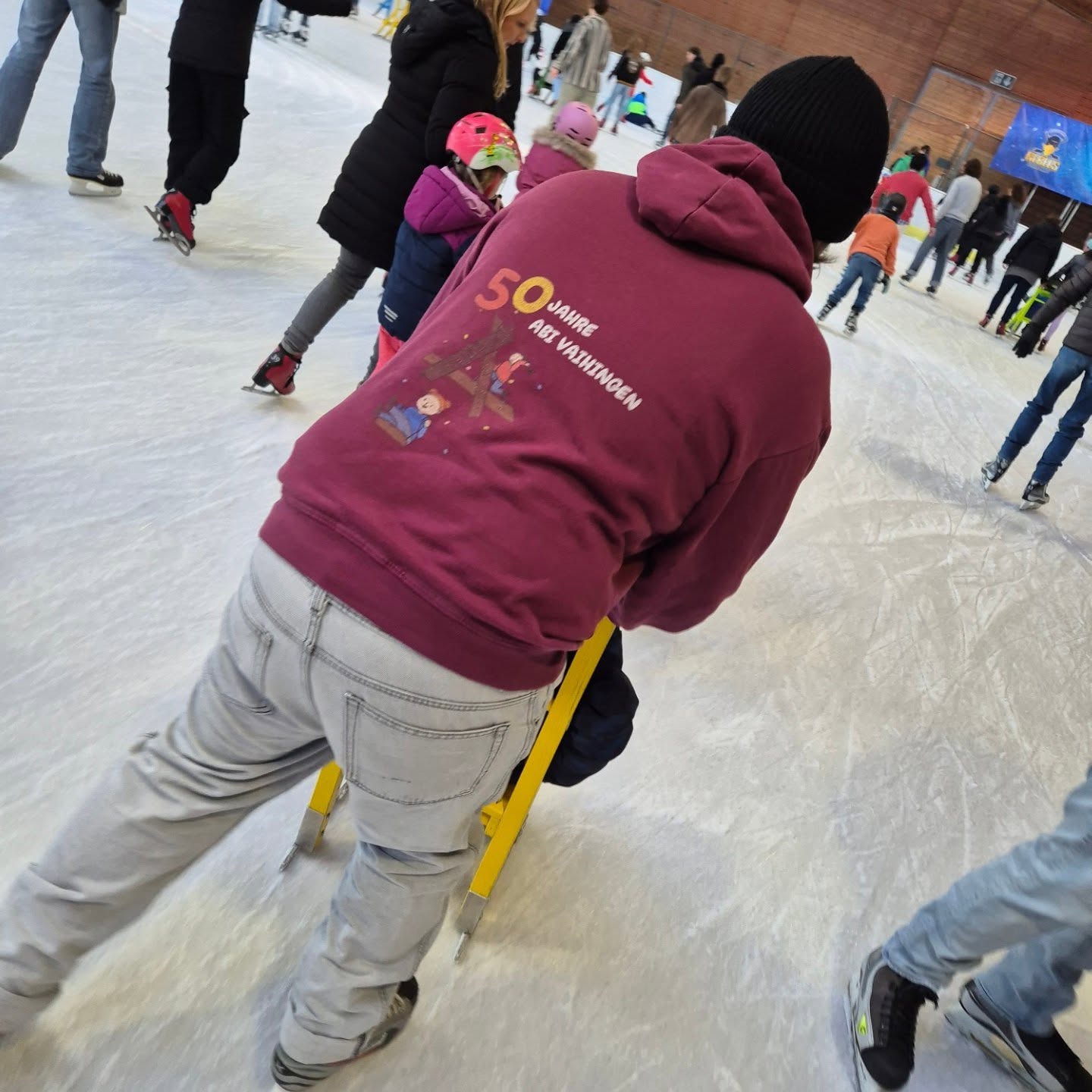 Neues Jahr, neuer Ausflug! ✨ Am Samstag waren wir gemeinsam in der Eislaufhalle – ein cooler Start ins Jahr! ❄️⛸️
Wo es wohl als Nächstes hingeht? Bleibt gespannt!
#abenteuerspielplatz #vaihingen #stuttgart #eiswelt