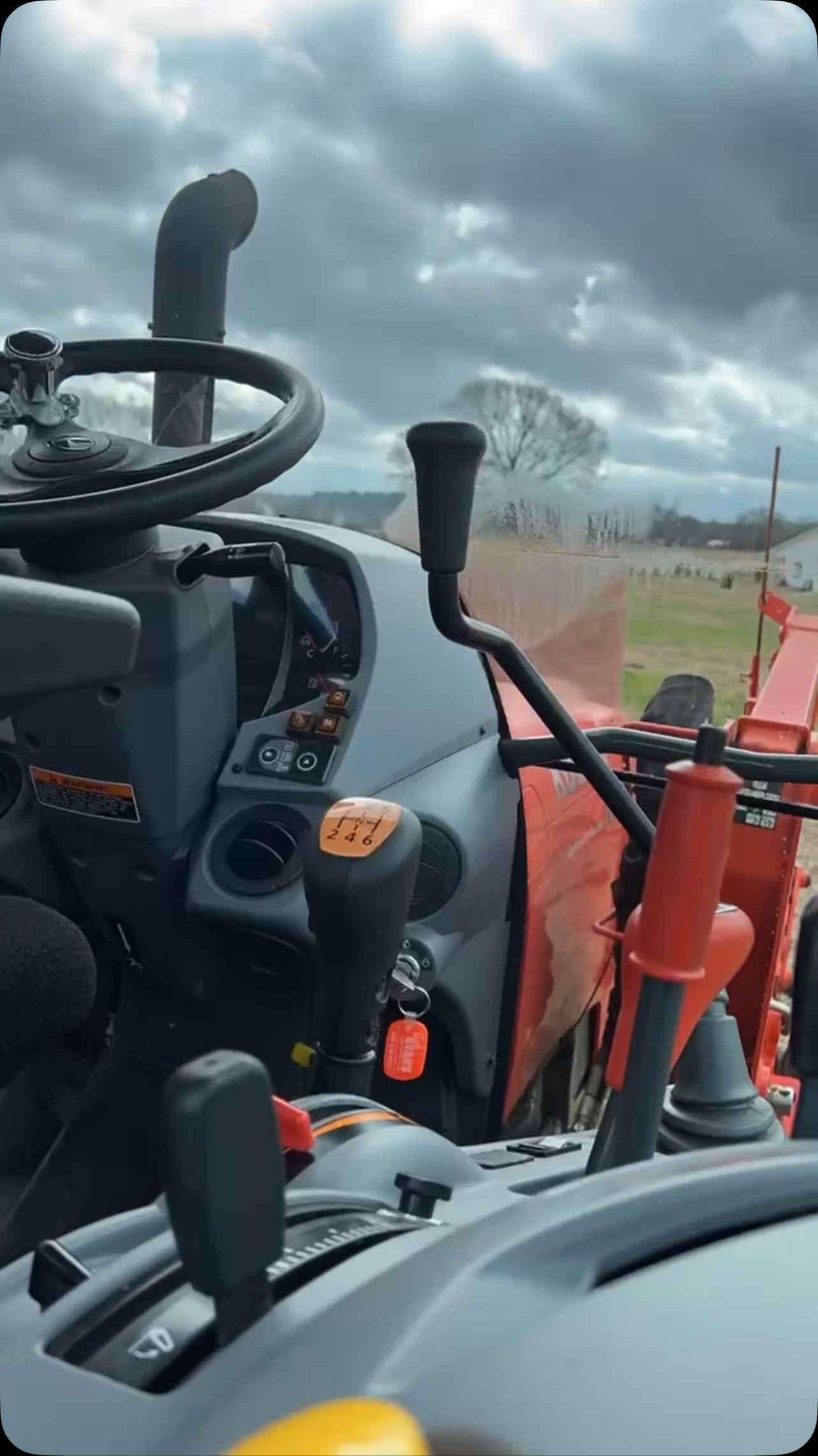 POV: You are putting out hay for 5 new calves 🐮 #cattle #cows #sanaugustinetx #akaushi #beef #haybale