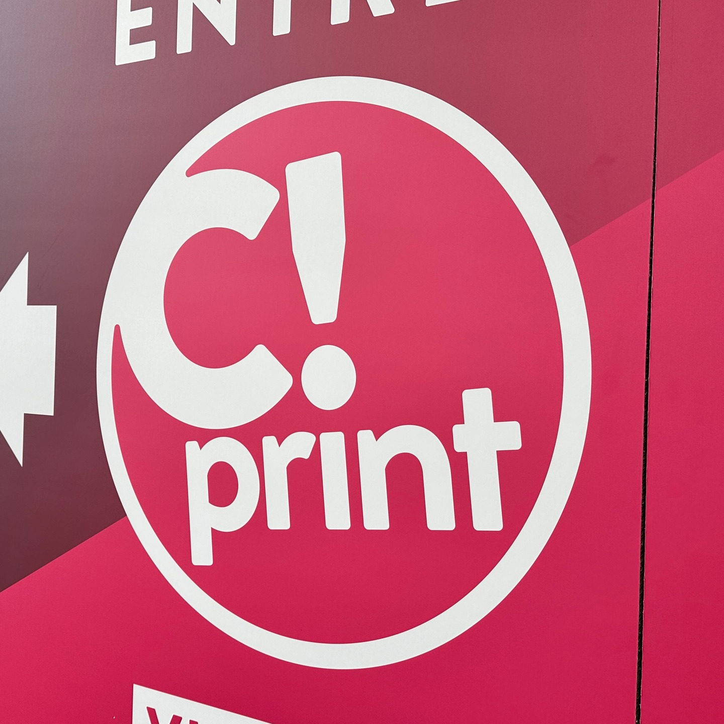✨ C!Print 2025 : L’innovation au service de l’impression et de la signalétique ! ✨
Cette année encore, le salon C!Print Lyon a tenu ses promesses !
Un concentré de technologies et de solutions innovantes pour répondre aux exigences du marché.
Toujours à l’affût des dernières avancées, nous avons exploré de nouvelles machines pour enrichir notre parc et optimiser notre réactivité. Objectif : offrir à nos clients des impressions toujours plus qualitatives et sur-mesure.
Échanges enrichissants avec des experts et partenaires passionnés : l’impression de demain s’annonce prometteuse ! Vous avez un projet ou souhaitez échanger sur les tendances du secteur ? Parlons-en !
☎️ 05 57 92 79 80 - 📧 ais@beria.fr
🌍 https://linktr.ee/AISBeria