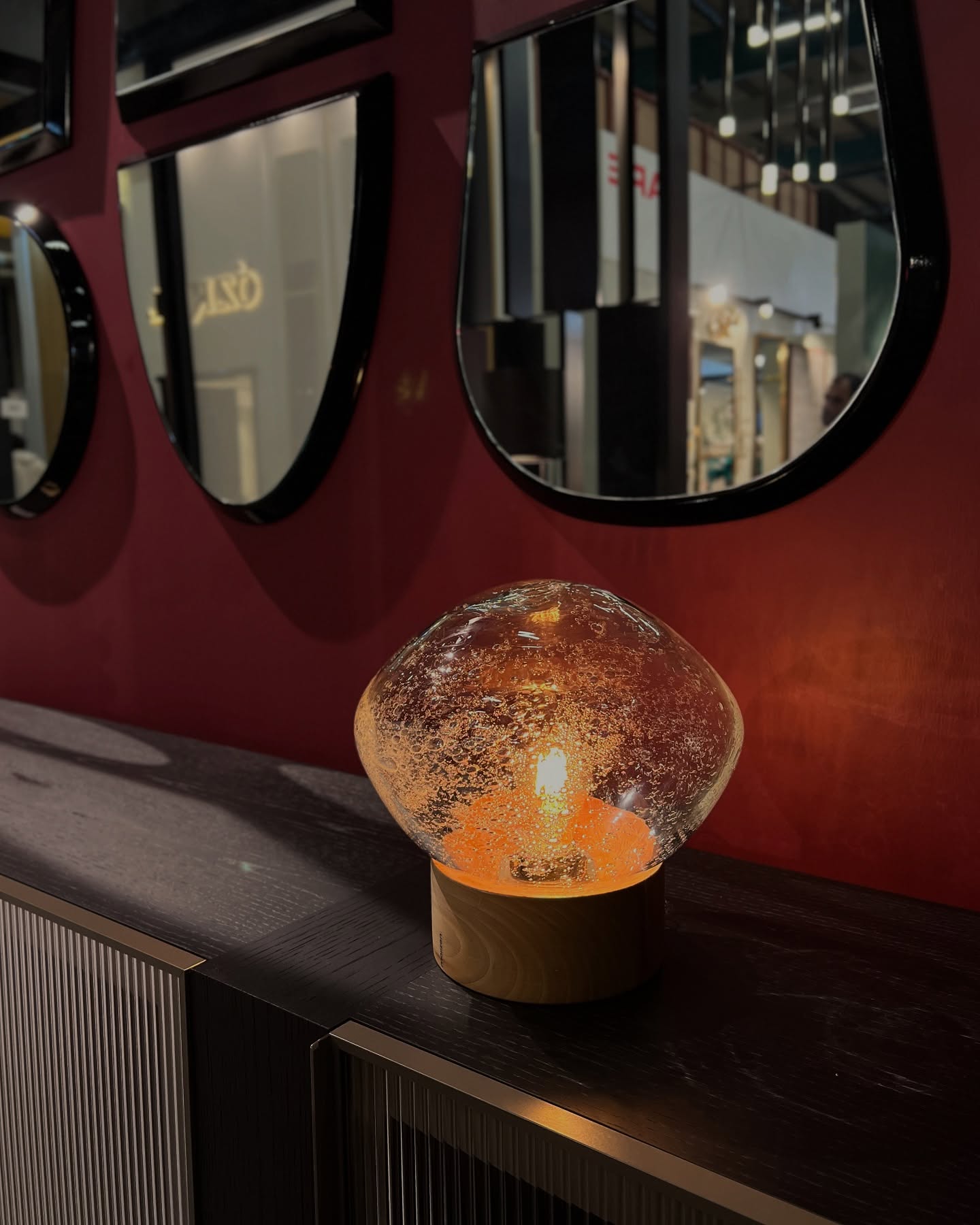 🫧 Moi Bubble brings a warm and playful touch to your living room. A perfect balance of art and function in lighting. ✨
>>maiizen.com
.
.
.
.
.
.
#InteriorDesign
#LivingRoomDecor
#LightingDesign
#TableLamp
#ModernInteriors
#CozyLiving
#HomeDecor
#SculpturalLighting
#MinimalDesign
#WarmInteriors
#AmbientLighting
#InteriorStyling
#DesignInspiration
#ContemporaryLighting
#ElegantSpaces
#SoftGlow
#TimelessDesign
#StatementLighting
#LightAndShadow
#HomeAesthetic