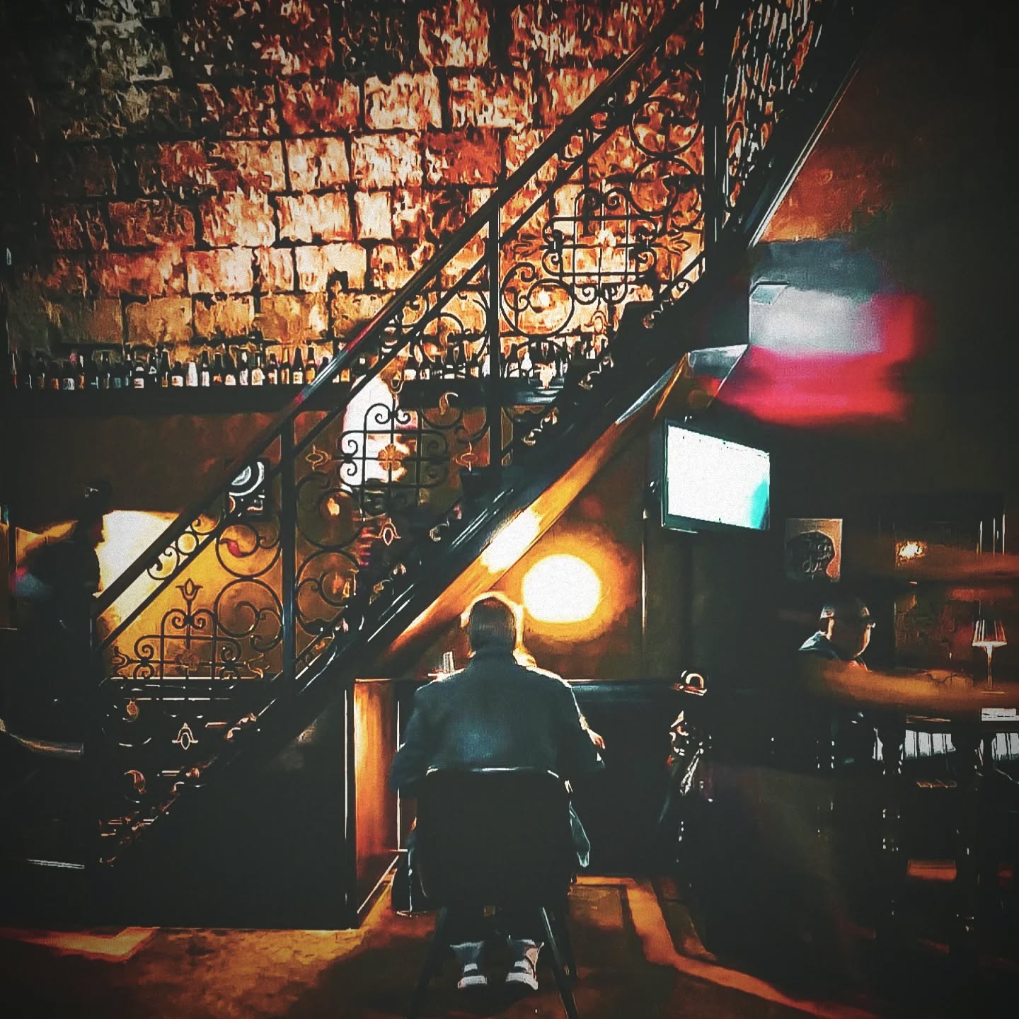 Unwind and relax in the cozy atmosphere of our pub. 🍻✨ Soft lighting, warm vibes, and your favorite drinks—perfect for a laid-back evening with friends or a solo escape. Come in, take a seat, and let the good times flow.
📸 @luca.tau.9
#food #foodlover #foodporn #delicious #yummy #tasty #restaurant #pub #bar #cocktails #drink #beer #craftbeer #wine #burger #hamburger #streetfood #fastfood #gourmet #foodblogger #dinner #foodie #instafood #foodphotography #chef #kitchen #lifestyle #nightout #weekend