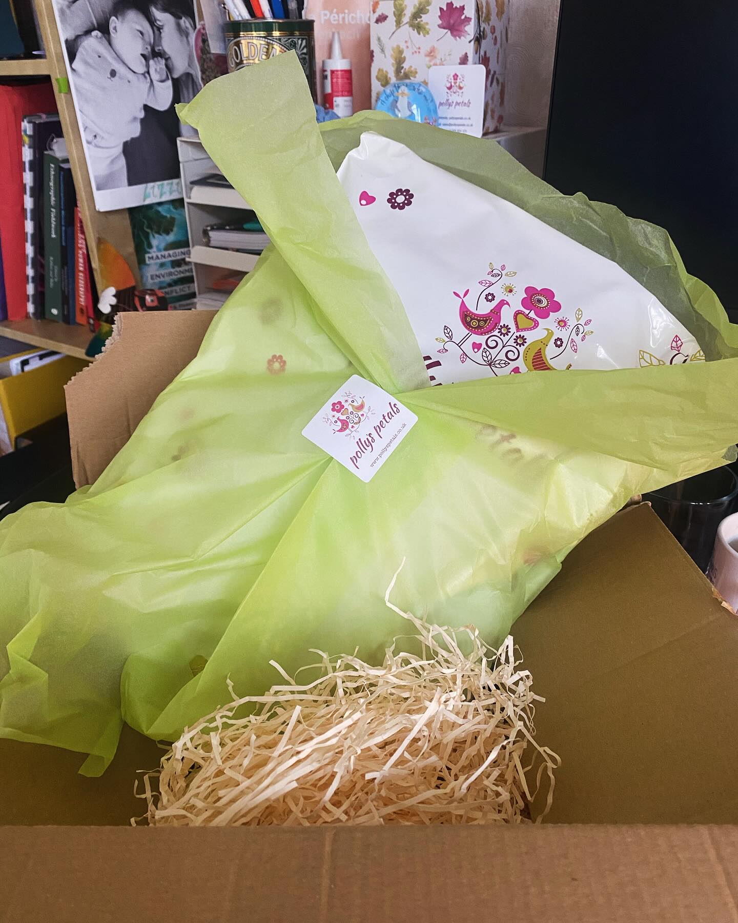 Every time we decorate our cakes and desserts with these petals, we get loads of compliments. Did you know they come from another small family business in Dorset, @pollyspetalsuk ? You can buy small or large amounts, food graded or not (think table or candle decorations or natural wedding confetti!) They’re a super friendly bunch, local, small and caring for their beautiful products. Give m a try! Pollyspetals.co.uk
#naturaldecoration #flowerpetals #colourful #sustainablecatering #creativecatering #familybusiness #smallbusiness #supportlocal #buydirect #exeter #devon #dorset