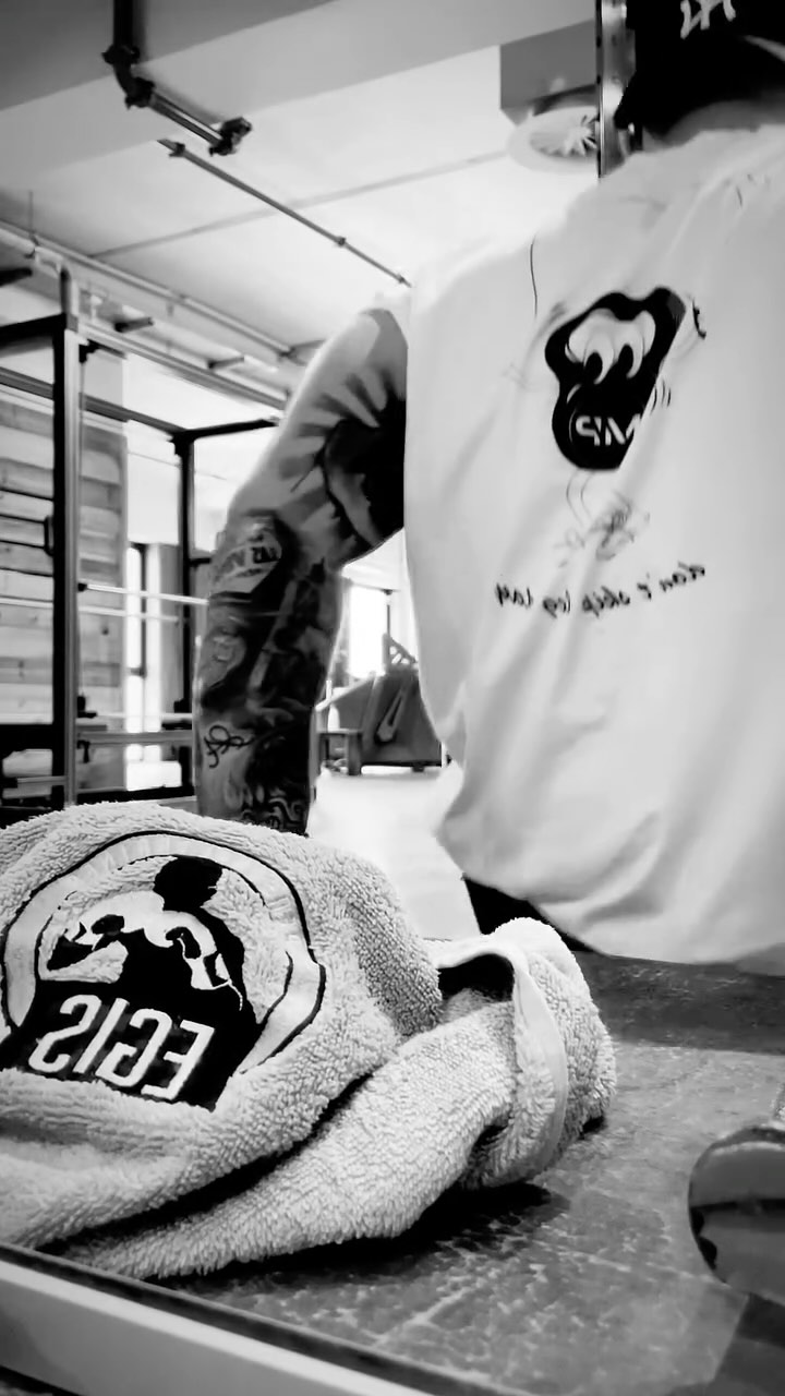 🎆Happy New Year!! 🎆
In 2025, play with heart, train with purpose, and compete with honor. The journey matters as much as the destination—enjoy every step!
Remember, the only competition that truly matters is with the person you were yesterday.
Go for gold!
#2025 #happynewyear #fitnessmotivation #sport #new #competition #gym #workout #fit #humble #frankfurt