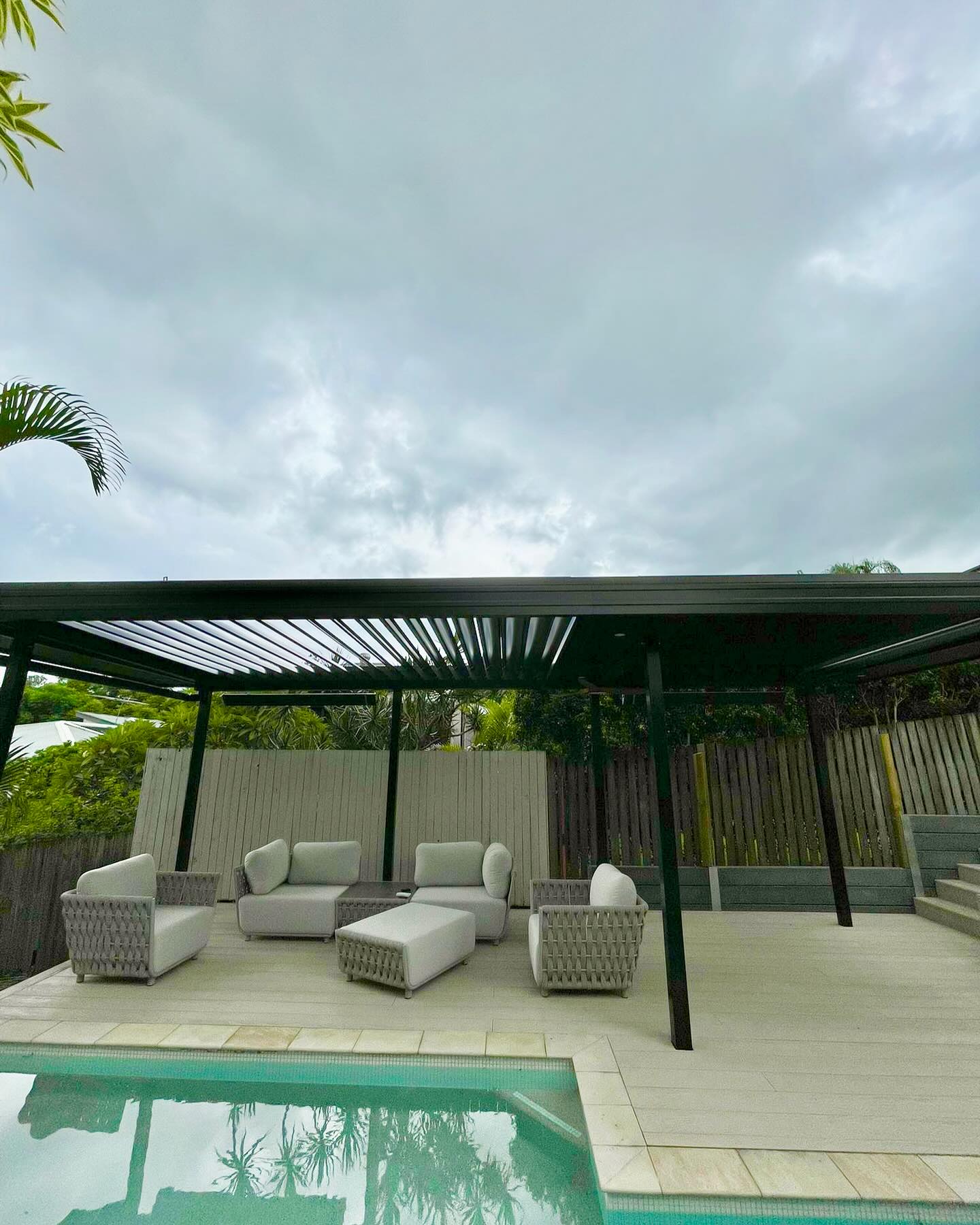 Cloudy skies? Possible rain? Four seasons in one day? ☁️☀️🌧️ No problem when you have a motorised pergola roof by Vergola Brisbane!
Enjoy your outdoor space in any weather with the touch of a button. ☀️🌧️☔
Check out this beautiful outdoor space featuring a Vergola in Brisbane —seamlessly blending style, comfort, and functionality.
#VergolaBrisbane #OutdoorLiving #Vergola #Weatherproof #BrisbaneHomes #LouvreRoof