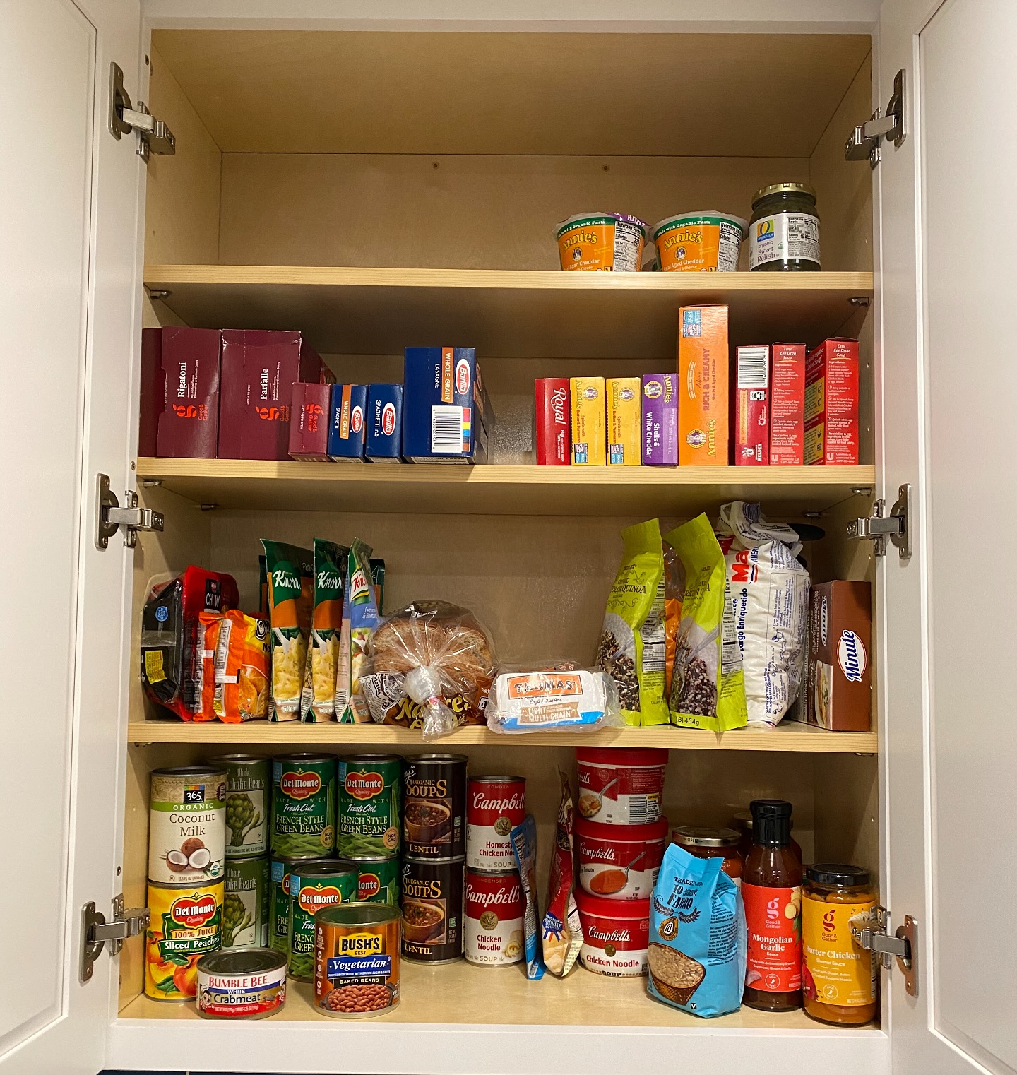 One-Minute Win: Declutter While Your Coffee Brews ☕️
Where are my busy peeps? If you’re too busy to declutter try this: While your coffee is brewing, pick one shelf in your pantry and toss anything expired. That’s it—60 seconds to a cleaner, more organized space! Try a second shelf when you have another 60 seconds.
✨ Small steps = big progress.
✨ Less clutter = less stress.
Tag me when you try this!
.
.
.
.
.
#OneMinuteWin #DeclutterMadeEasy #CloudyToClearOrganizing