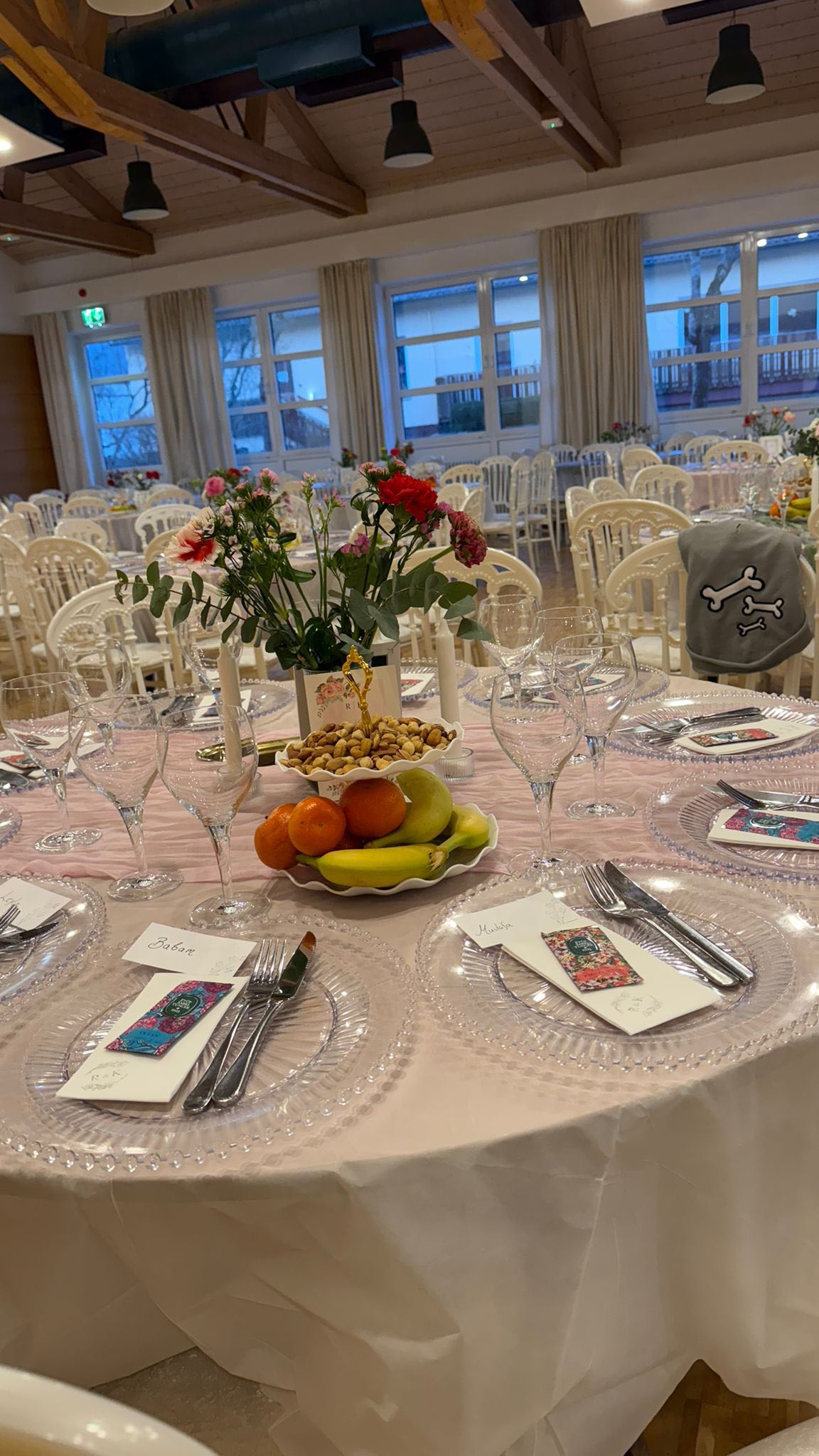Eventlocation & Feiern im @upper_house.de ✨🎉
Ihr plant eine Hochzeit, ein Firmenevent oder eine private Feier? Unsere stilvolle Location bietet den perfekten Rahmen für unvergessliche Momente! 💍🍾
📍 Nähe Augsburg
🍽️ Full Catering & Übernachtungsmöglichkeiten
Für mehr Infos kontaktiert uns direkt! 📩
#Eventlocation #FeiernInBayern #ExklusiveLocation #Firmenevent #Geburtstagsfeier #Jubiläum #PrivateFeier #BusinessEvent #Tagungslocation #Veranstaltungsort
#FineDining #CateringService #GourmetEvent #FoodLover #DinnerWithAView #Hochzeitsmenü #Genussmomente #ExklusivesEssen #Eventcatering #EssenGenießen
#Augsburg #HochzeitAugsburg #EventAugsburg #FeiernInAugsburg #BayernEvent #BayernHochzeit #HochzeitslocationBayern #Donauwörth #AugsburgerLand #EventInBayern