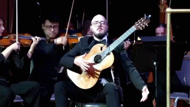 Highlights from my performance of the Concierto de Aranjuez with the La Porte Symphony Orchestra under Carolyn Watson, back in November. For the full performance go to my YouTube channel:
https://www.youtube.com/@subtilior74